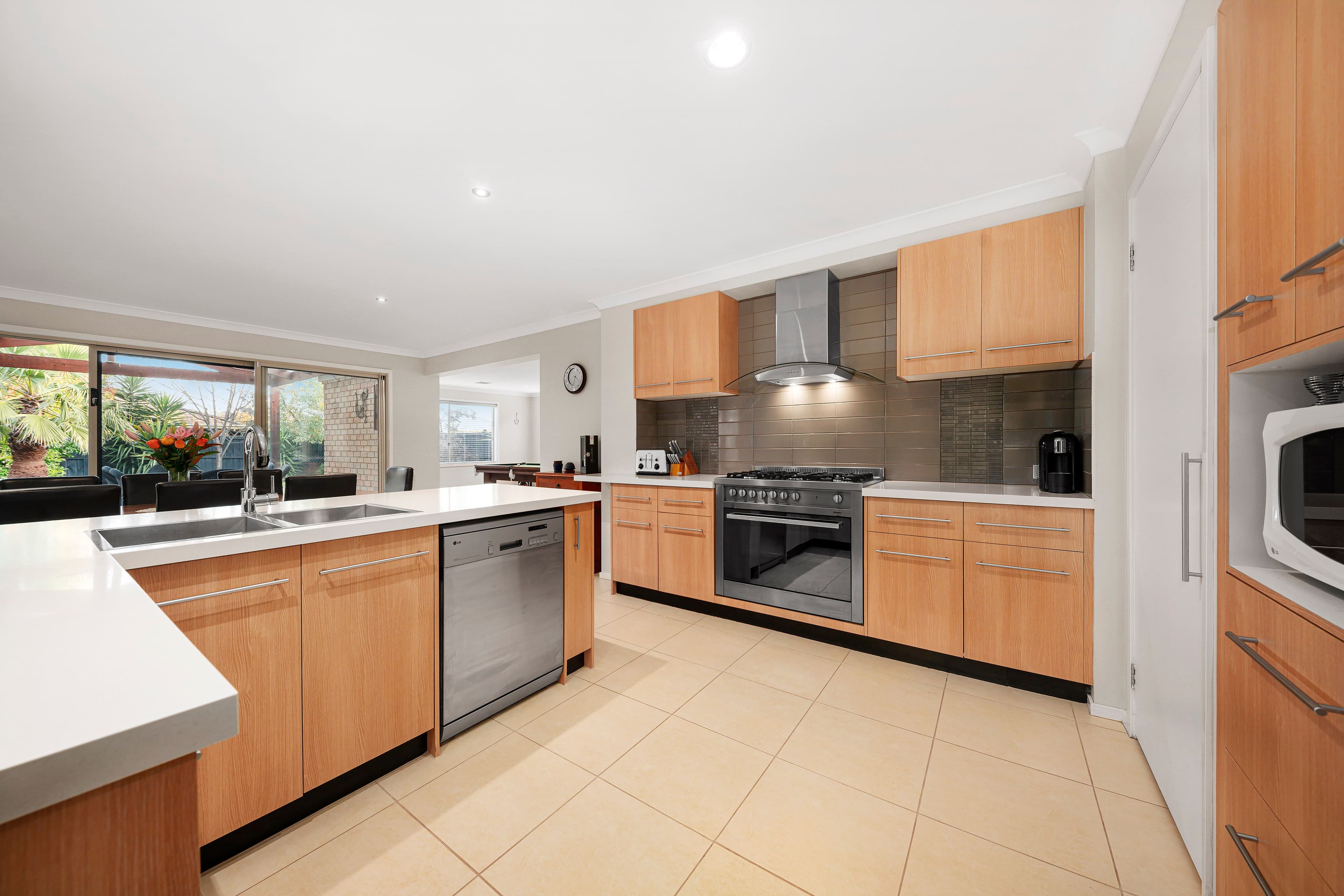 53 Jubilee Drive, Rowville VIC 3178, Rowville - Thumbnail 2