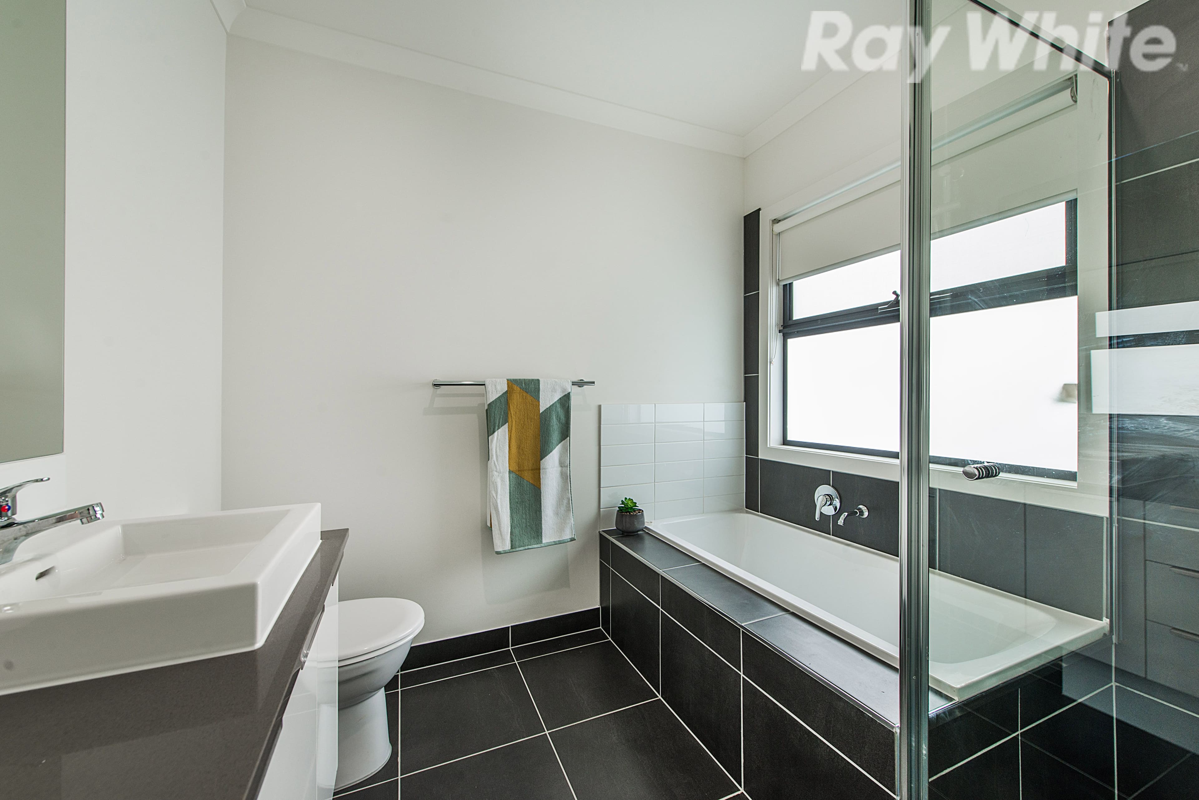 7 Saltbush Court, Rowville VIC 3178, Rowville - Thumbnail 5