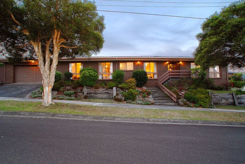 8 Cantala Drive, DONCASTER VIC 3108, Doncaster - Thumbnail 2
