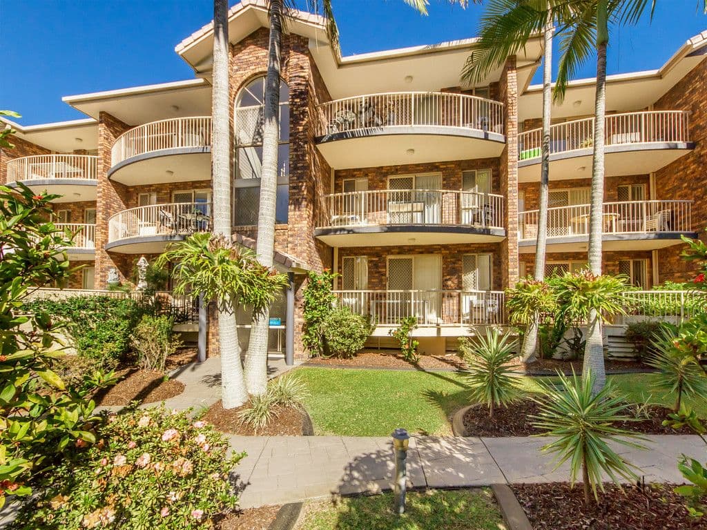7 First Avenue, Burleigh Heads QLD 4220, Burleigh Heads - Thumbnail 2