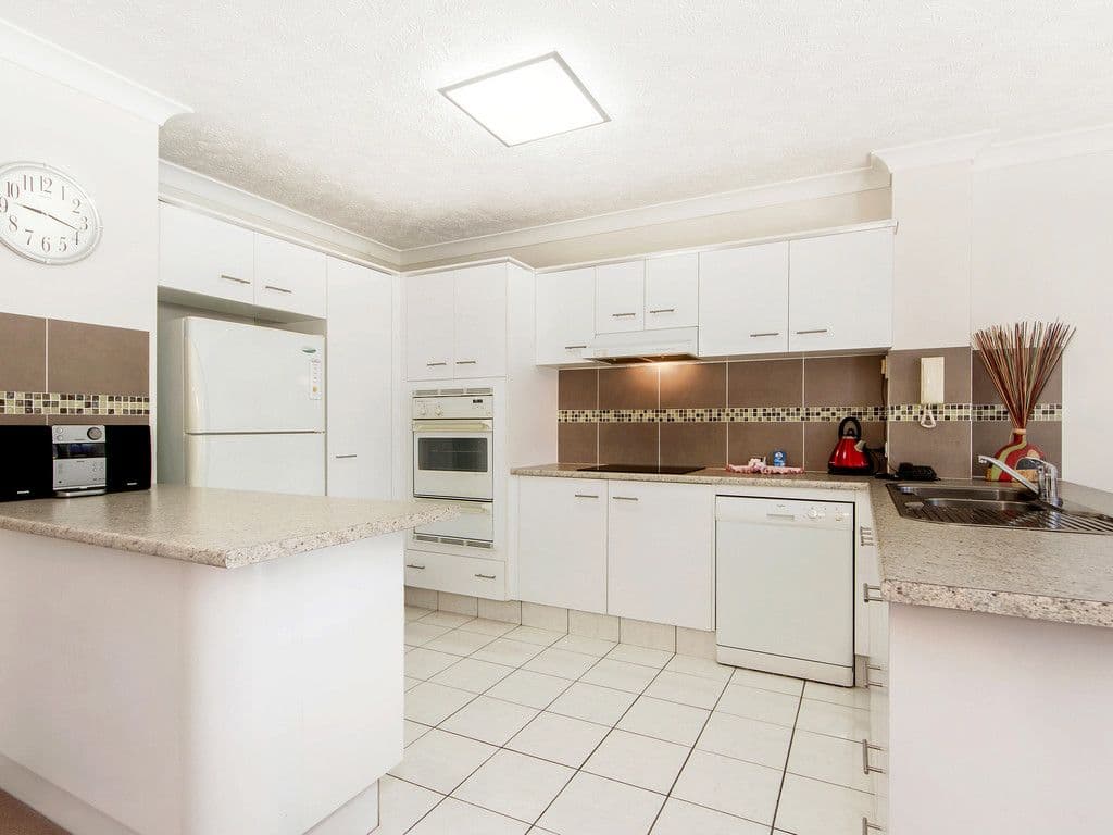 7 First Avenue, Burleigh Heads QLD 4220, Burleigh Heads - Thumbnail 4