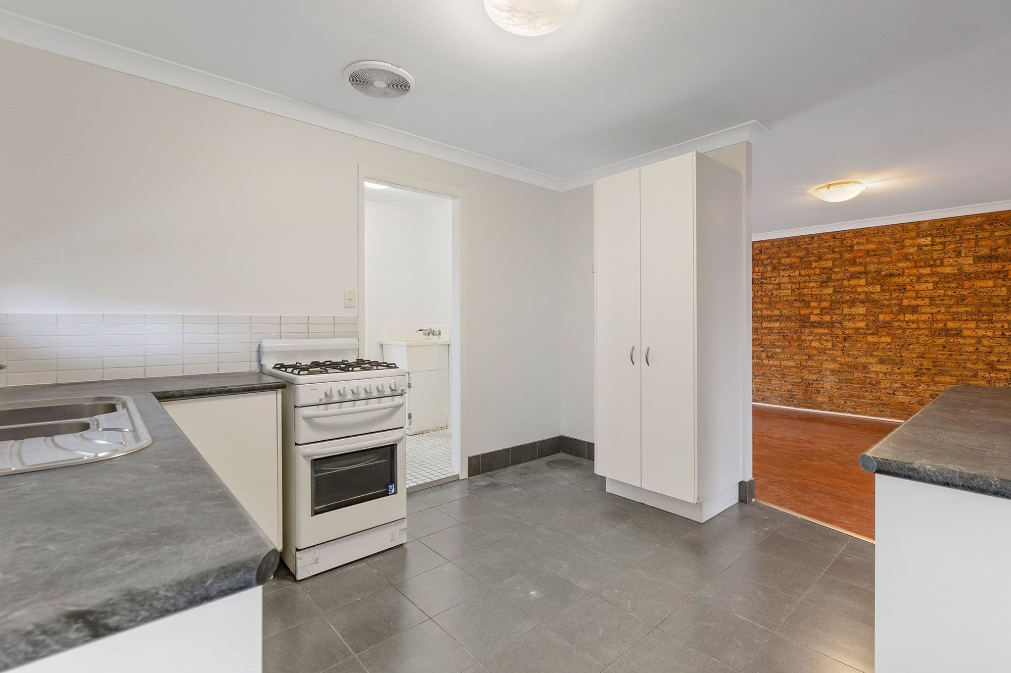 82 Ewing Road, Woodridge QLD 4114, Woodridge - Thumbnail 6