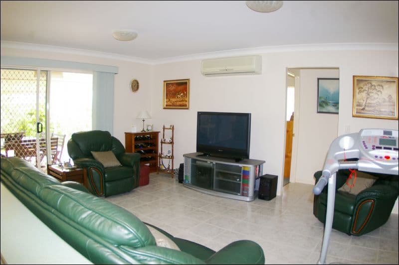 17 Cairns Crescent, DECEPTION BAY QLD 4508, Deception Bay - Thumbnail 3