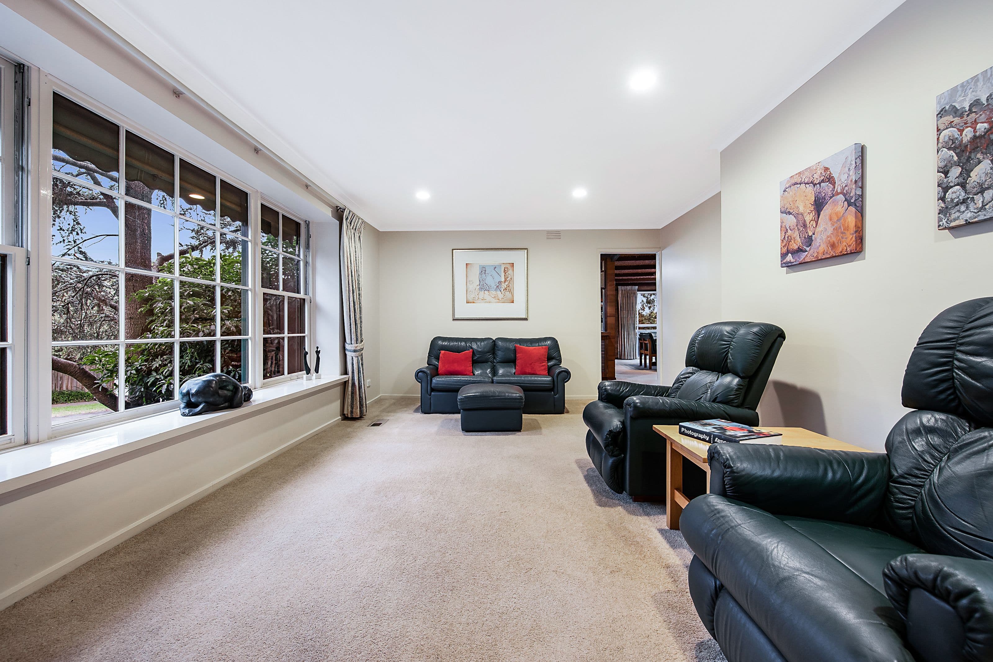 19 Sampson Drive, Mount Waverley VIC 3149, Mount Waverley - Thumbnail 2