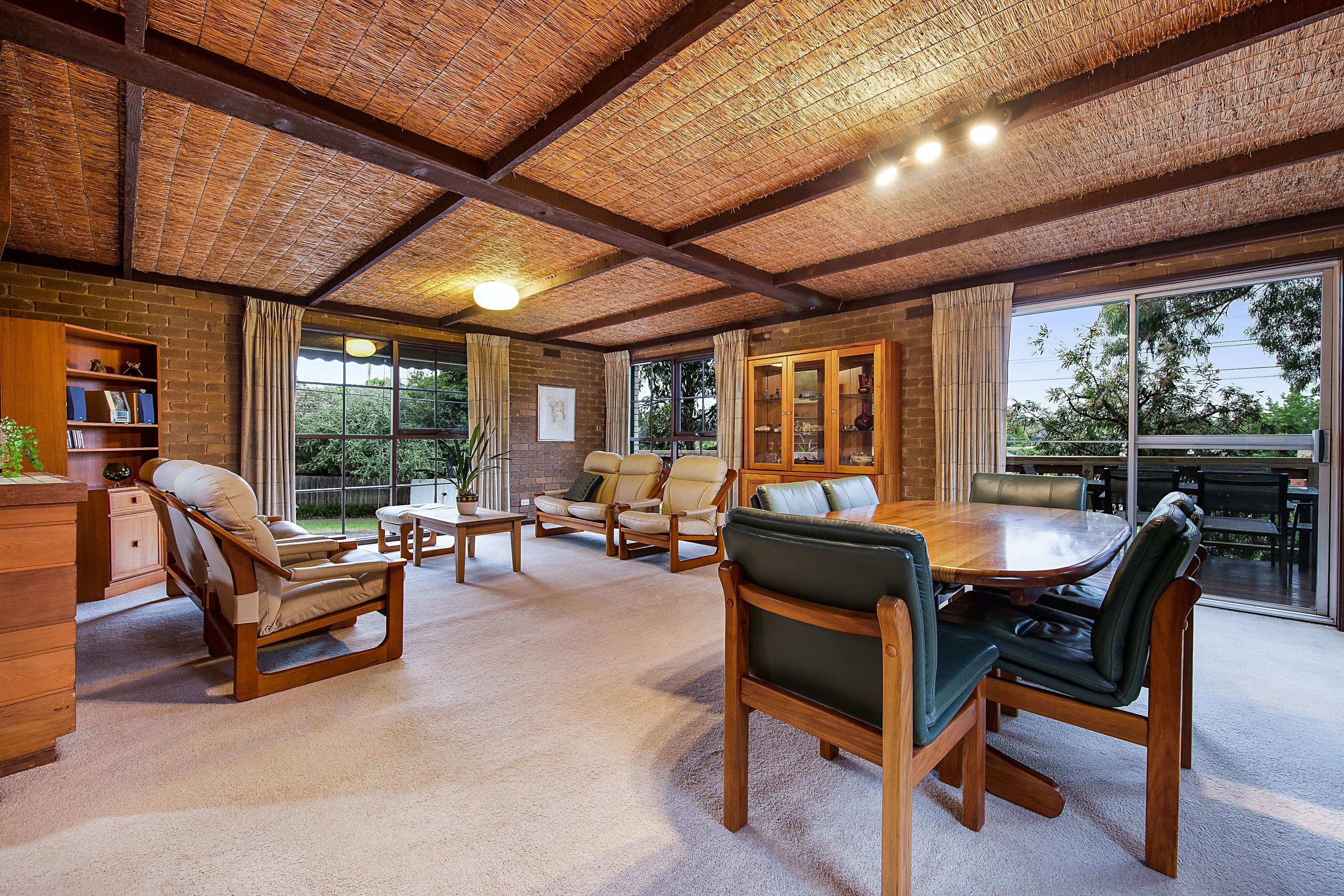 19 Sampson Drive, Mount Waverley VIC 3149, Mount Waverley - Thumbnail 3