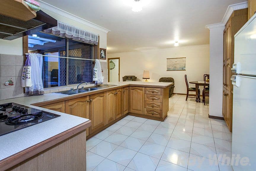 68 Turramurra Drive, Rowville VIC 3178, Rowville - Thumbnail 2