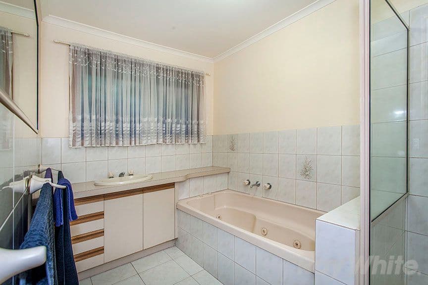 68 Turramurra Drive, Rowville VIC 3178, Rowville - Thumbnail 8