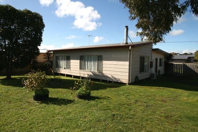107 Justice Road, Cowes VIC 3922, Cowes - Image 1