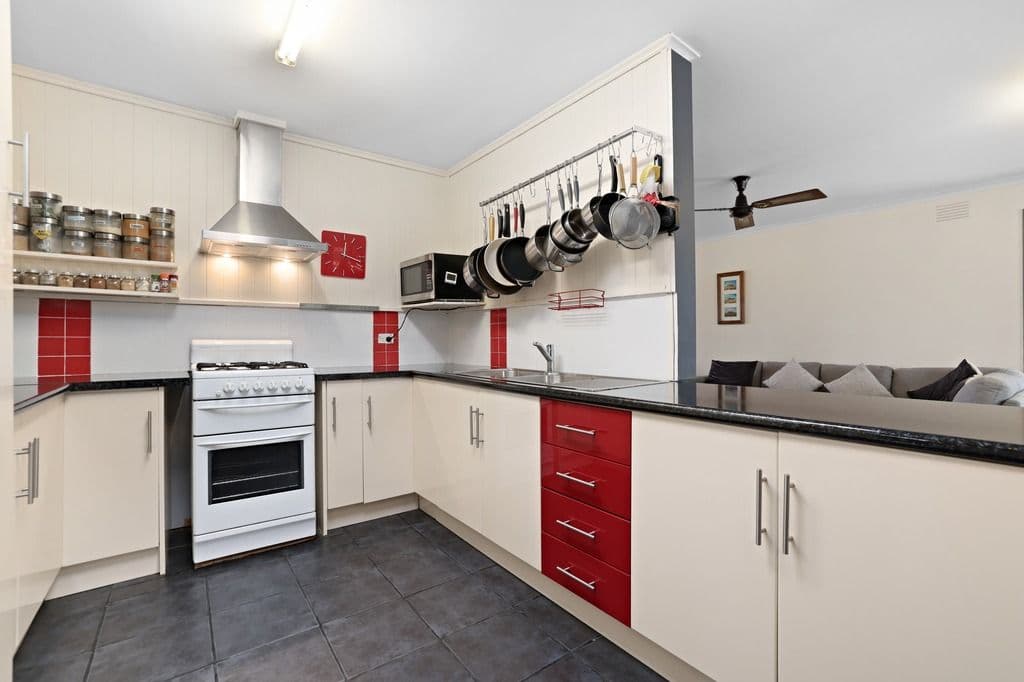 6 Swan Street, Werribee VIC 3030, Werribee - Thumbnail 6
