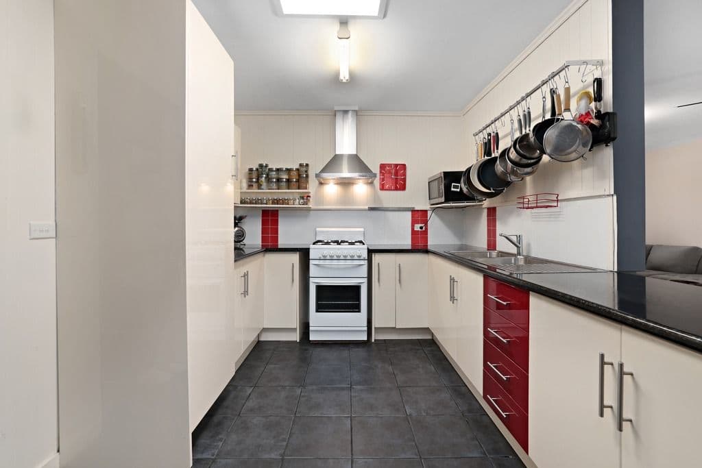 6 Swan Street, Werribee VIC 3030, Werribee - Thumbnail 7