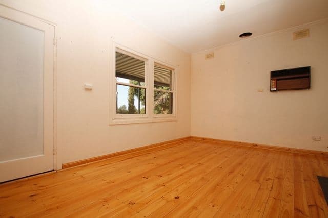 6 Geraldton Street, LOXTON SA 5333, Loxton - Thumbnail 2