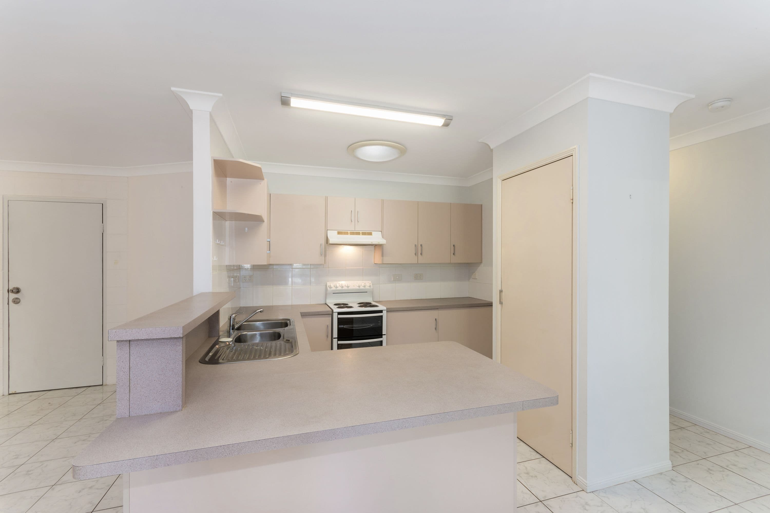 113 Hastings Street, Mount Louisa QLD 4814, Mount Louisa - Thumbnail 2