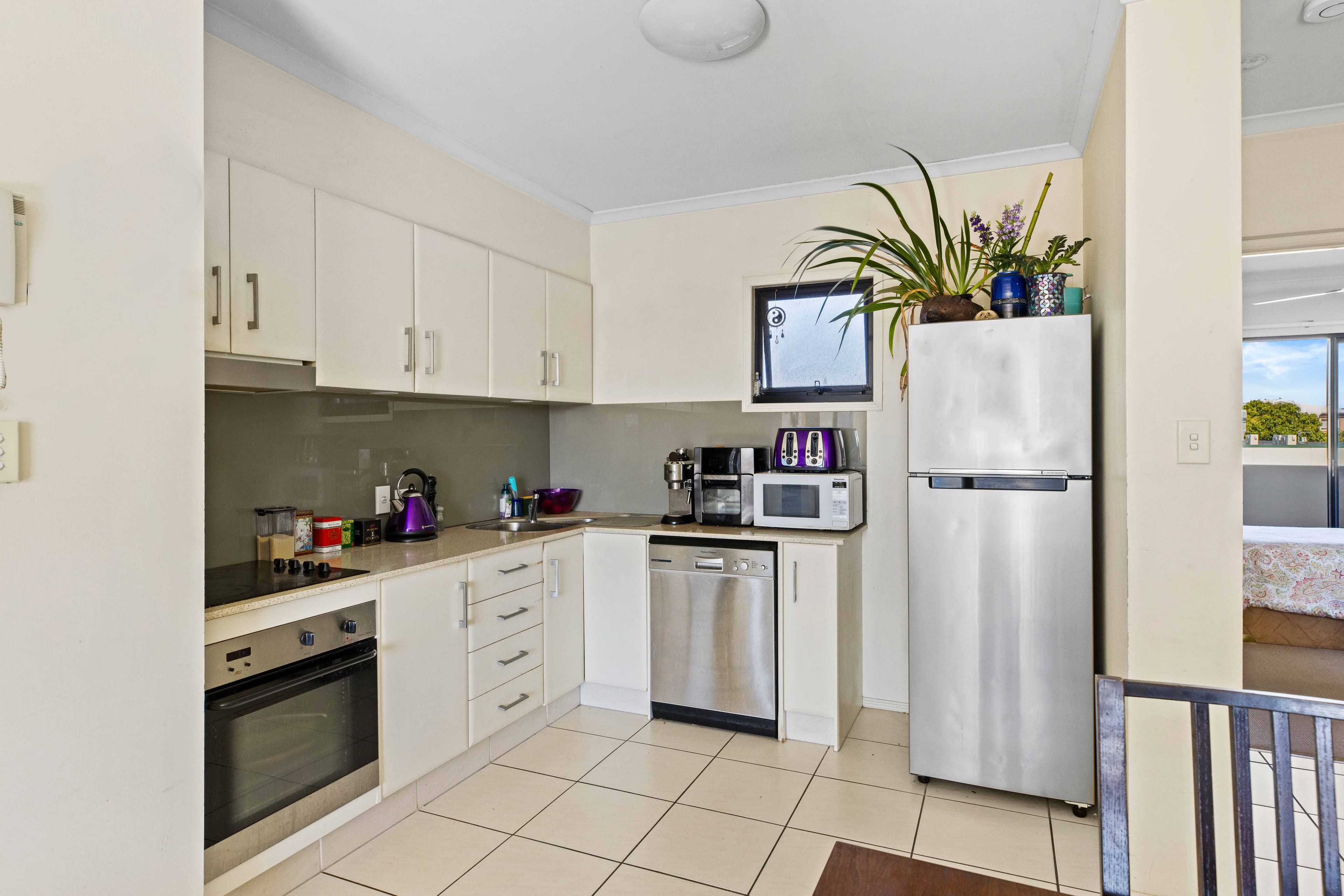 2104-2106 Gold Coast Highway, Miami QLD 4220, Miami - Thumbnail 2