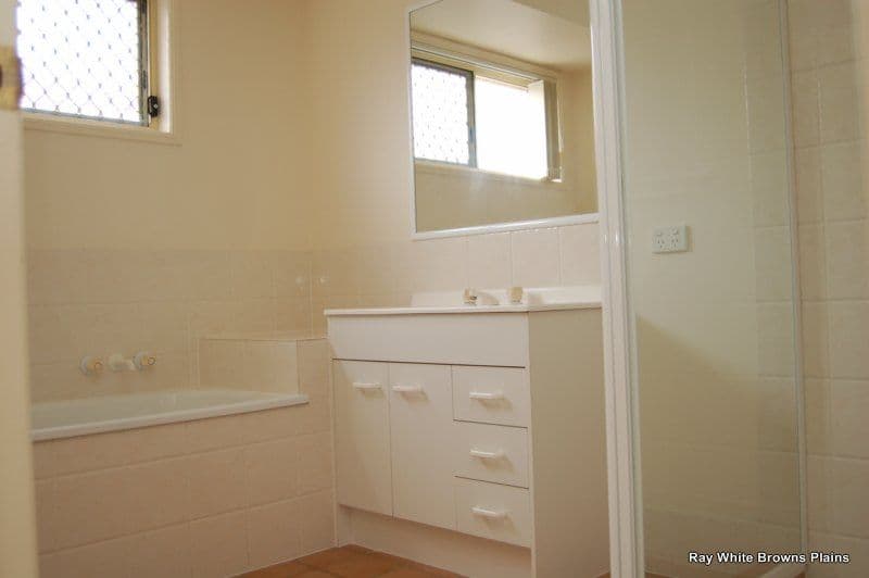 36 Cumberland Close, HERITAGE PARK QLD 4118, Heritage Park - Thumbnail 4