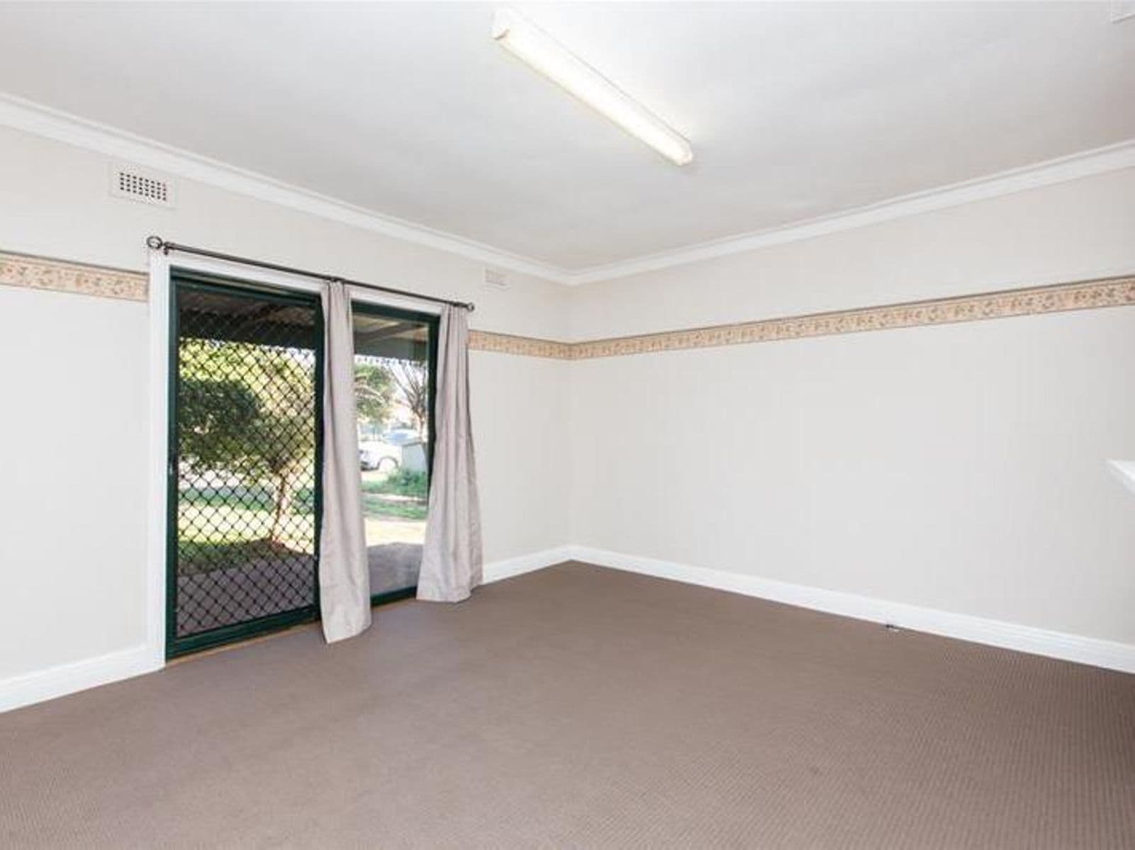 19 Tiltao  Street, Dareton - Thumbnail 2