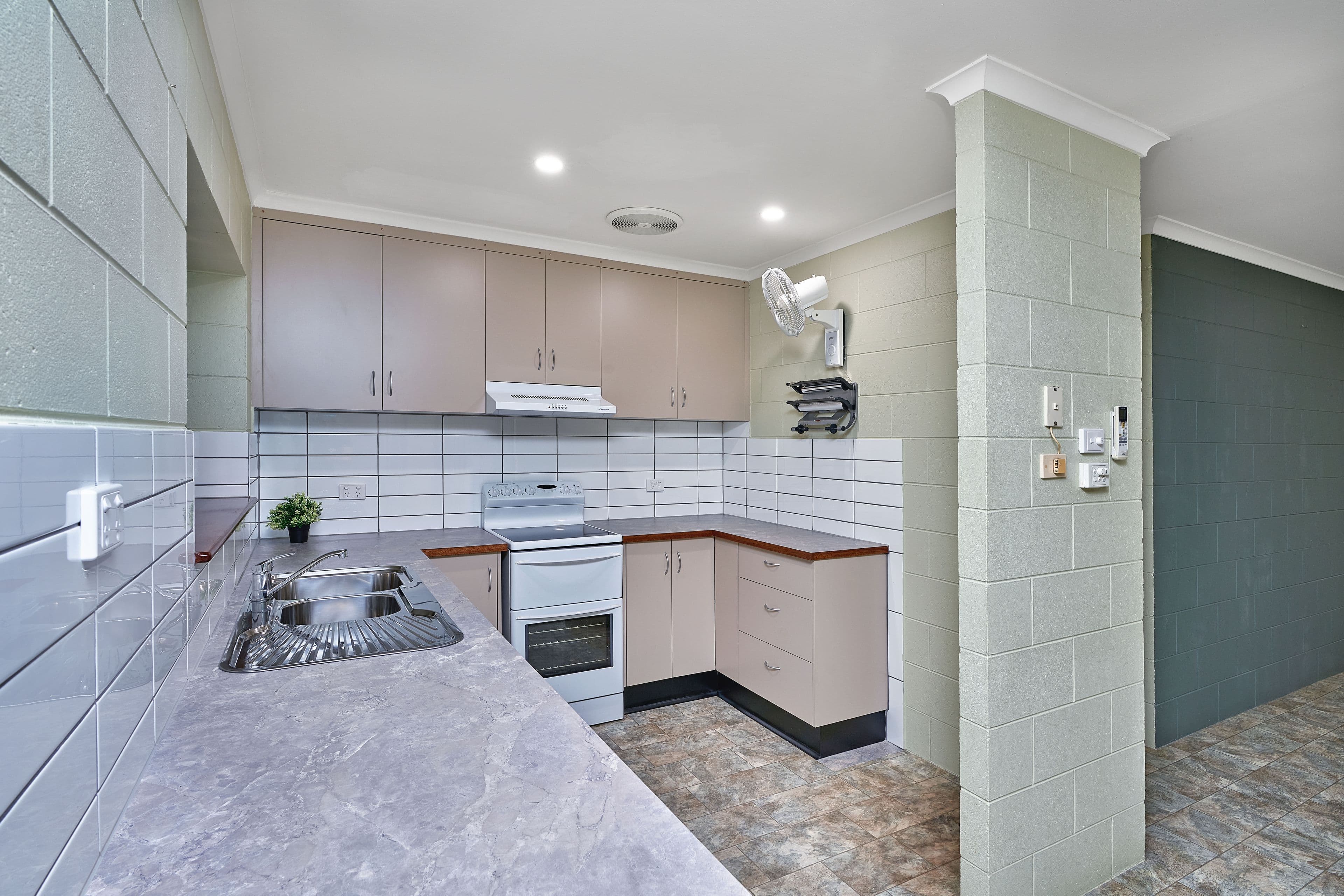 28 Loretta Avenue, Woree QLD 4868, Woree - Thumbnail 3