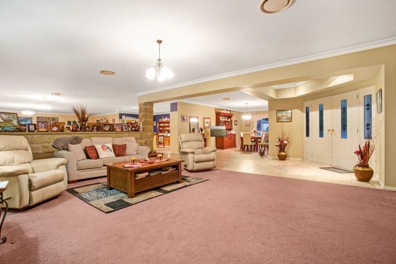 17 Diamantina Place, Wallalong - Thumbnail 2