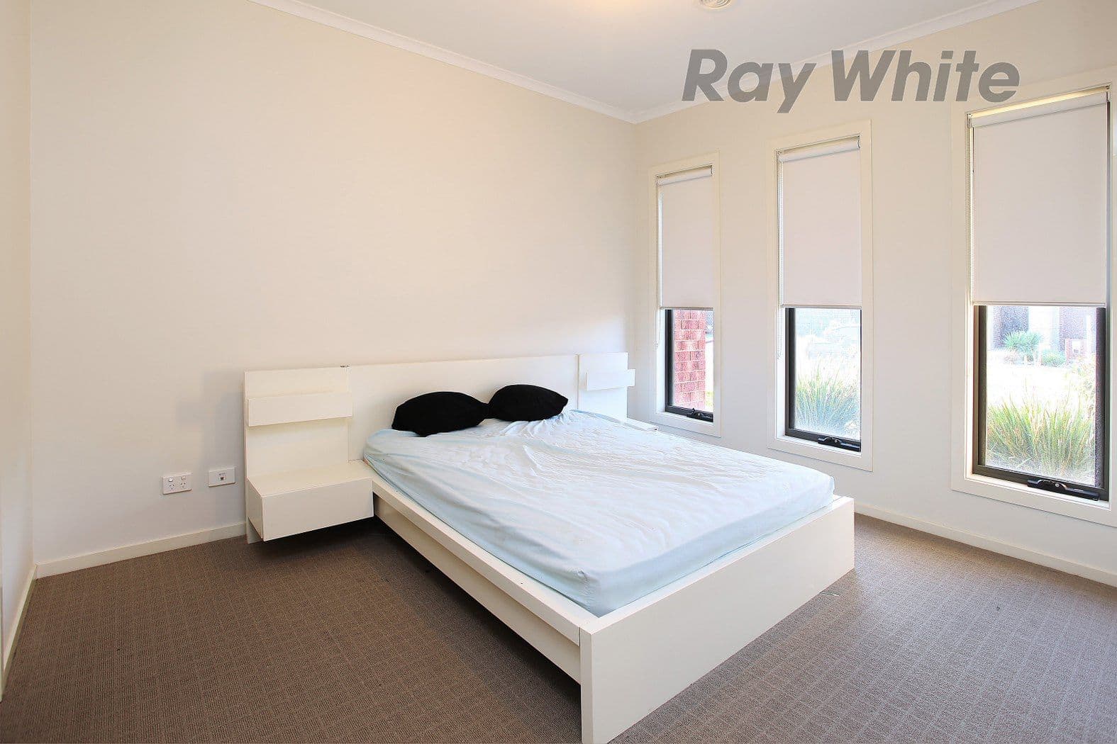 5 Glider Street, POINT COOK VIC 3030, Point Cook - Thumbnail 2