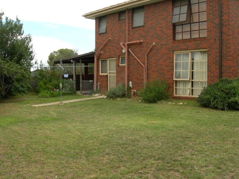 5 Odette Place, MELTON WEST VIC 3337, Melton West - Thumbnail 4