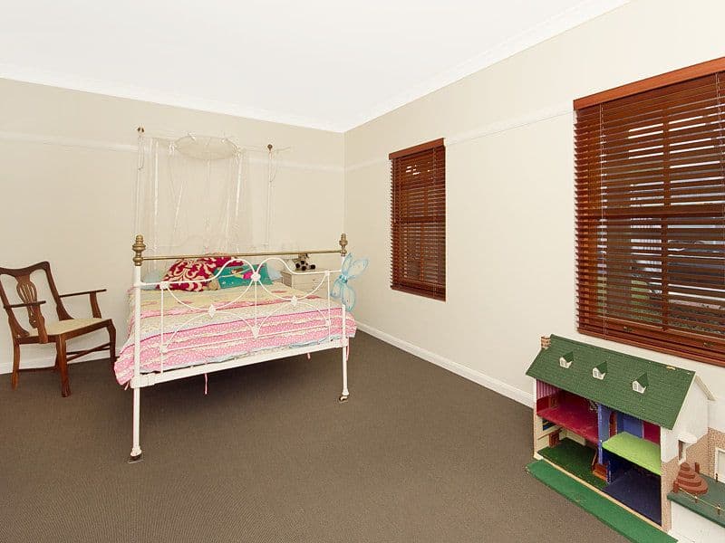 10 Dacca Street, Red Hill QLD 4059, Red Hill - Thumbnail 8