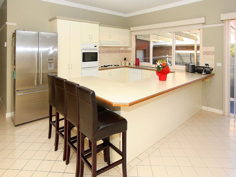 9 Bugatti Court, MILL PARK VIC 3082, Mill Park - Thumbnail 2