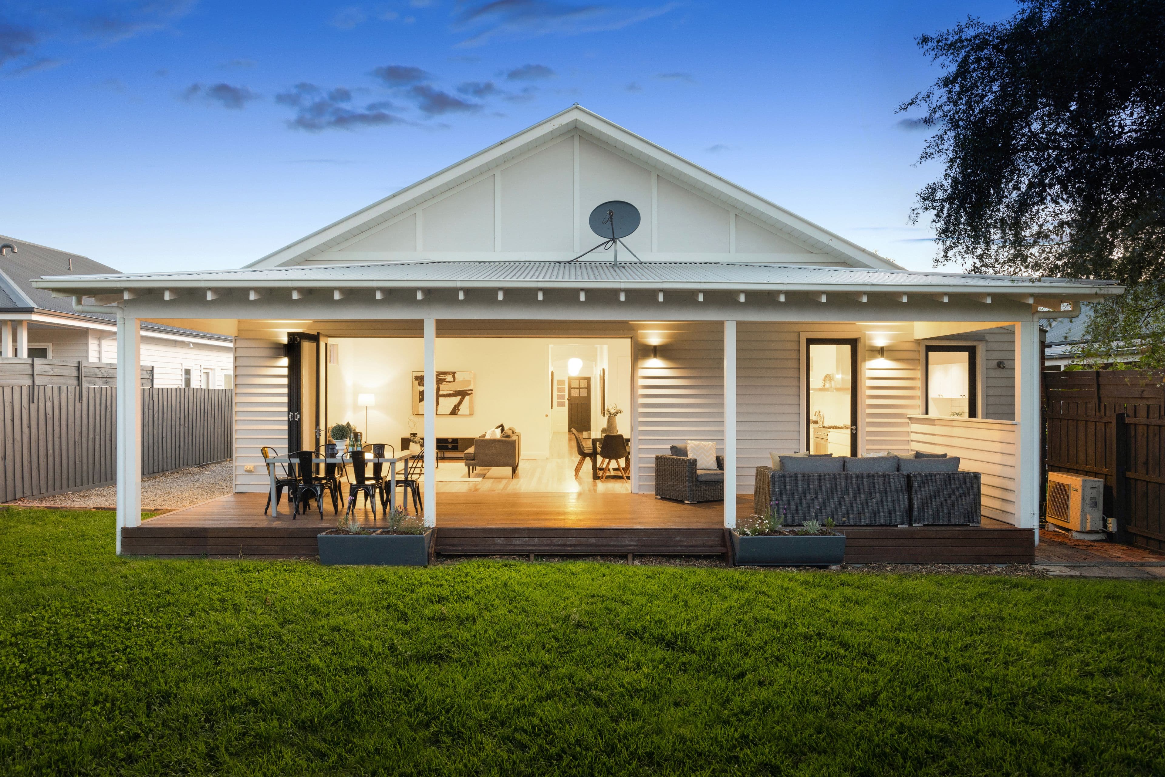 19 Calembeena Avenue, Hughesdale VIC 3166, Hughesdale - Thumbnail 2