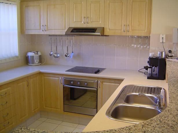 226 Cheltenham Drive, ROBINA QLD 4226, Robina - Thumbnail 4