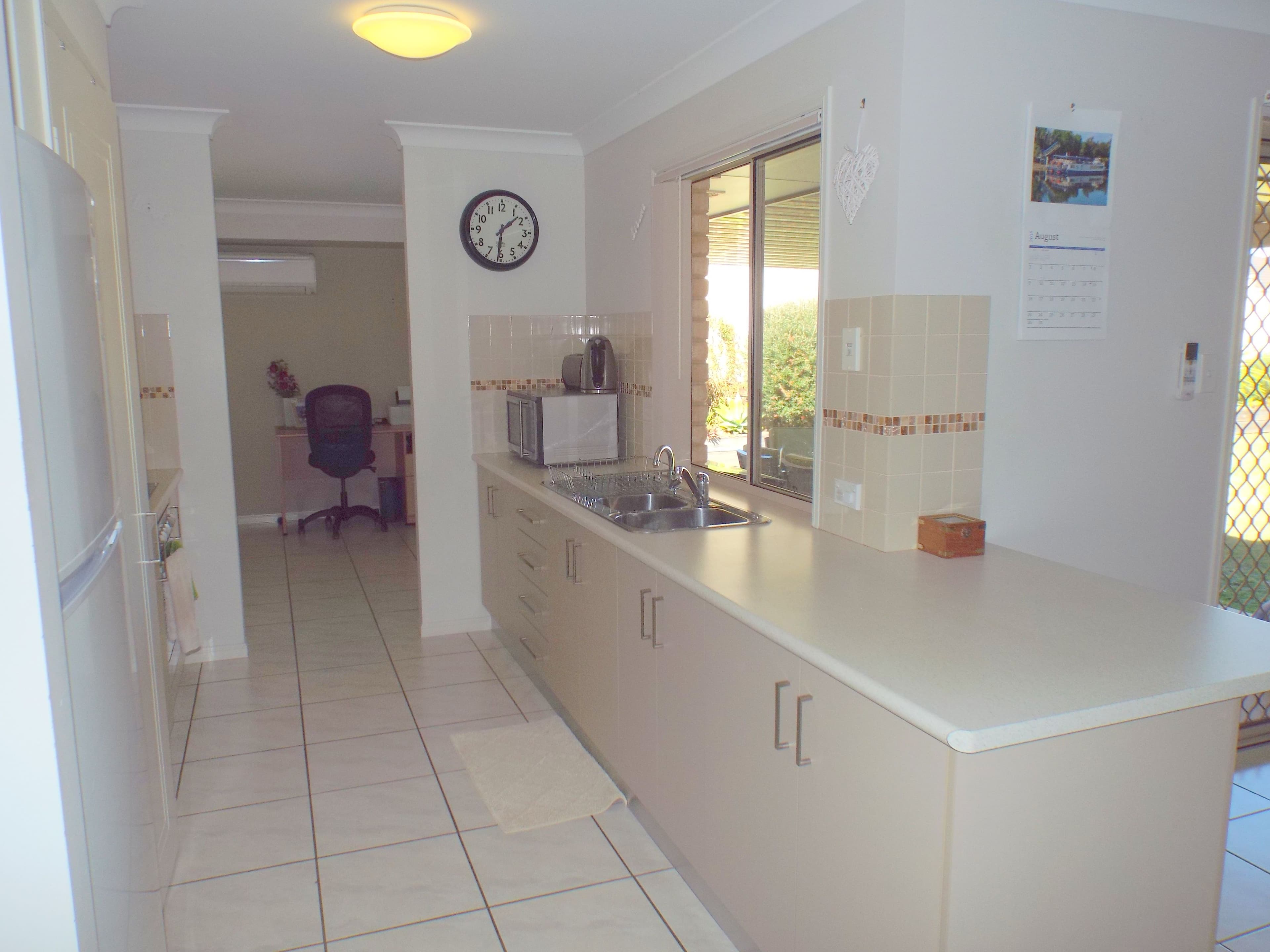 34 Hillview Parade, Kingaroy QLD 4610, Kingaroy - Thumbnail 2