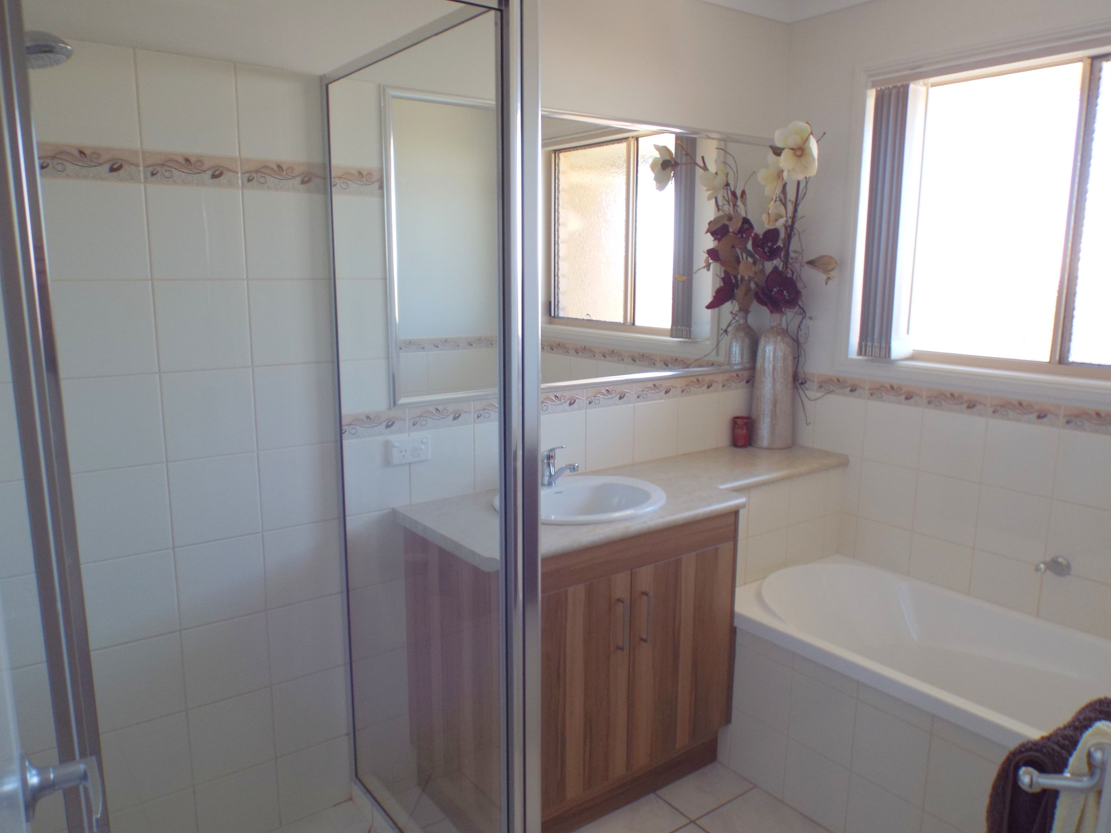 34 Hillview Parade, Kingaroy QLD 4610, Kingaroy - Thumbnail 3