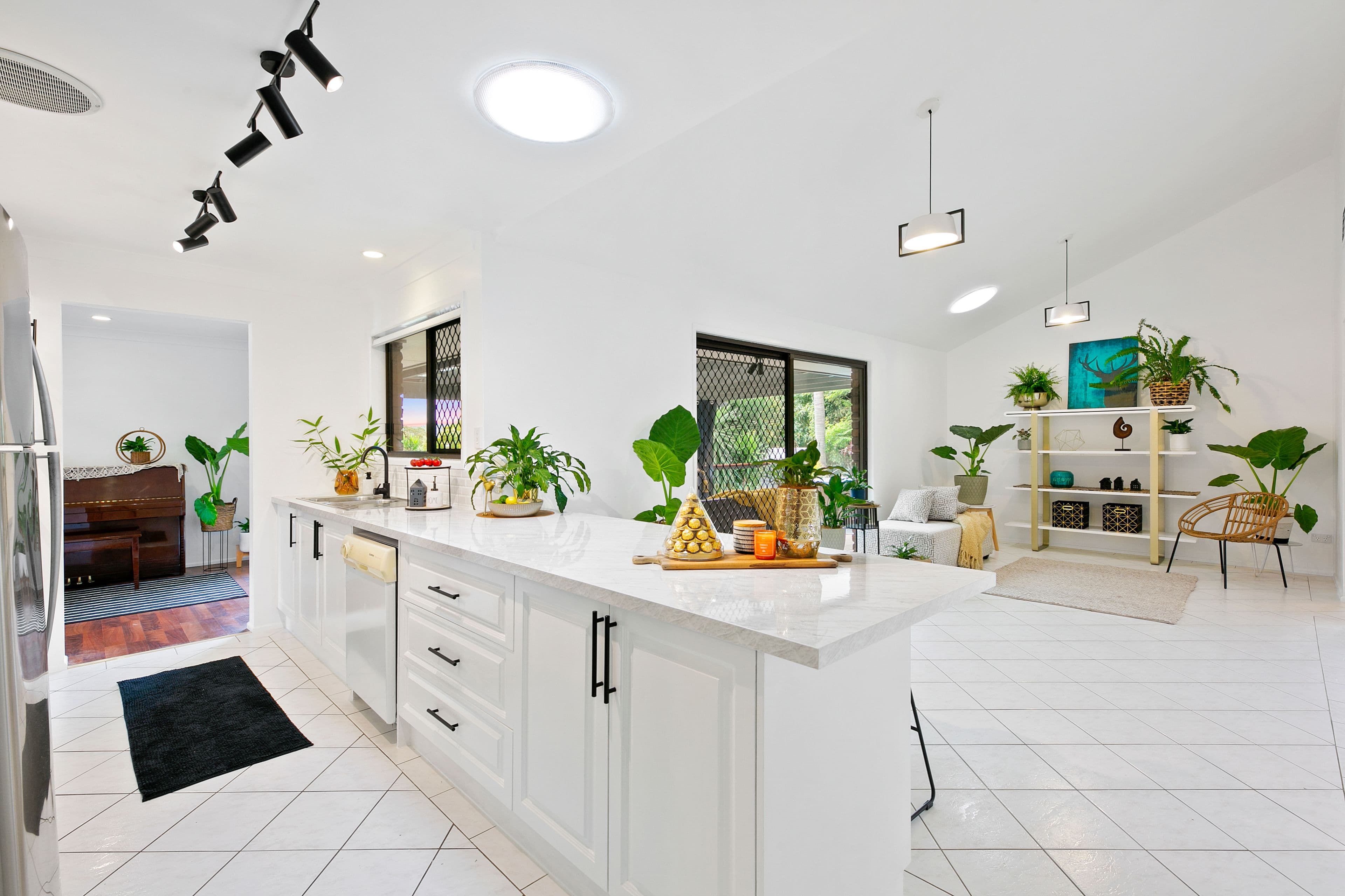 13 San Mateo Boulevard, Ashmore QLD 4214, Ashmore - Thumbnail 4