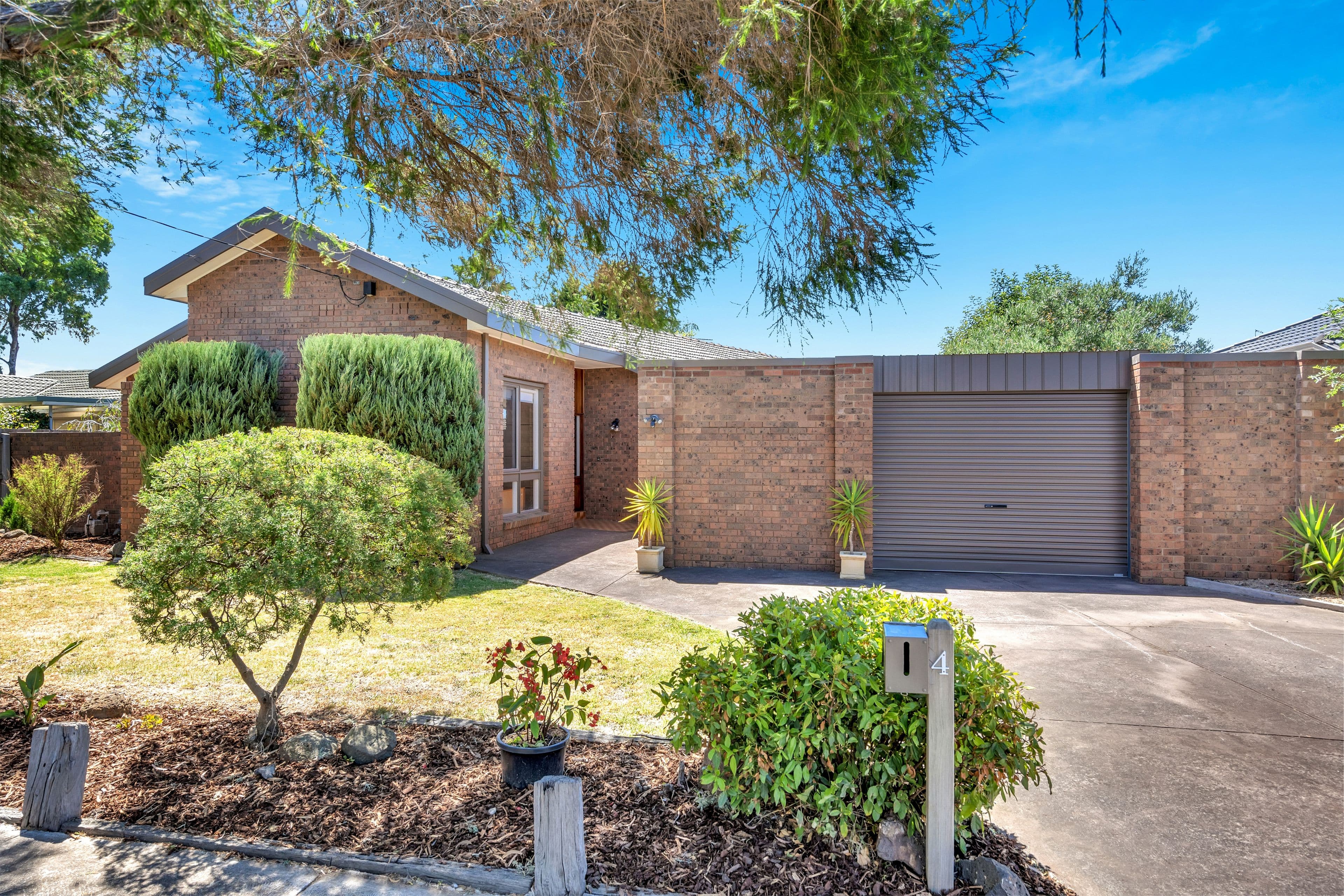 4 Riversdale Street, Craigieburn VIC 3064, Craigieburn - Thumbnail 2