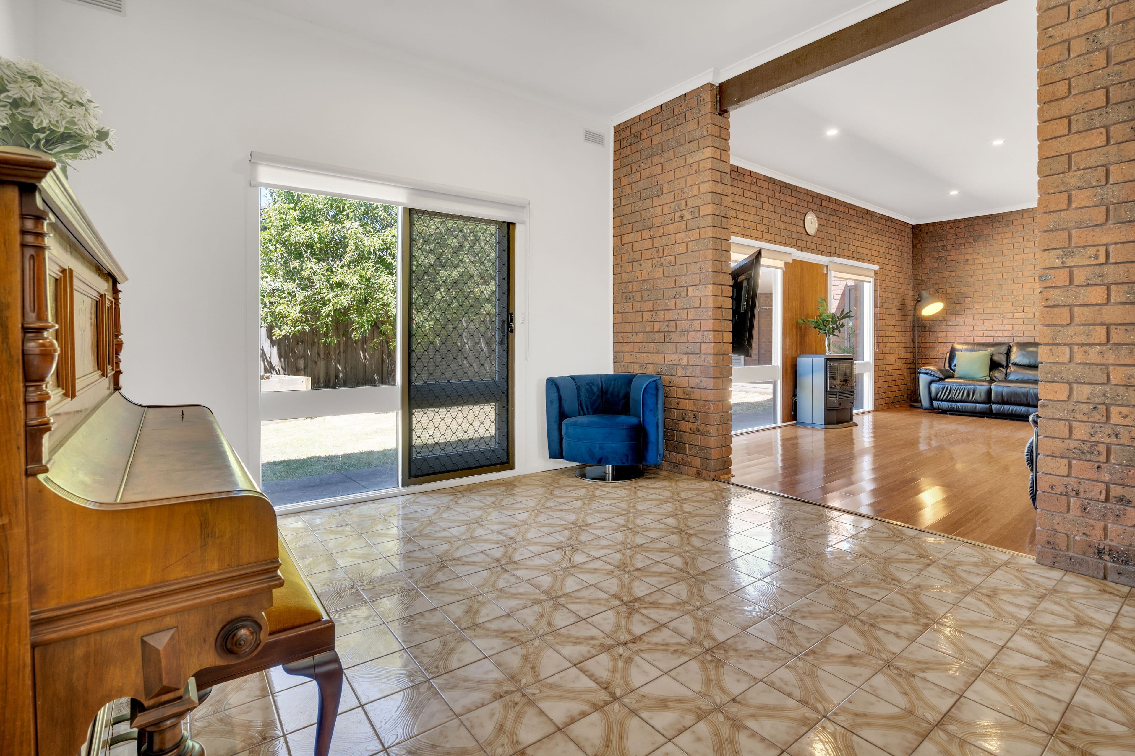 4 Riversdale Street, Craigieburn VIC 3064, Craigieburn - Thumbnail 8
