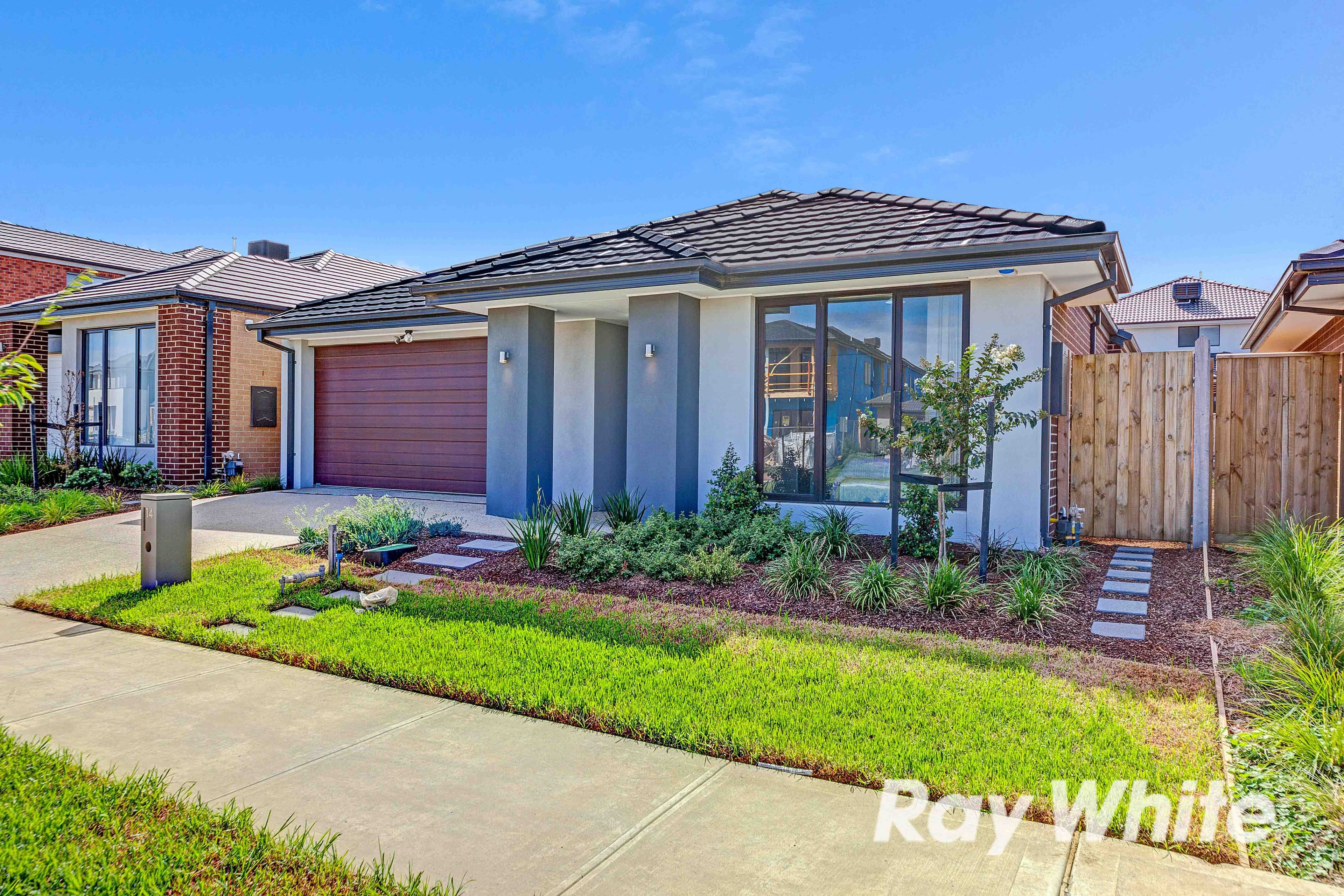 14 Newport Avenue, Williams Landing VIC 3027, Williams Landing - Thumbnail 2