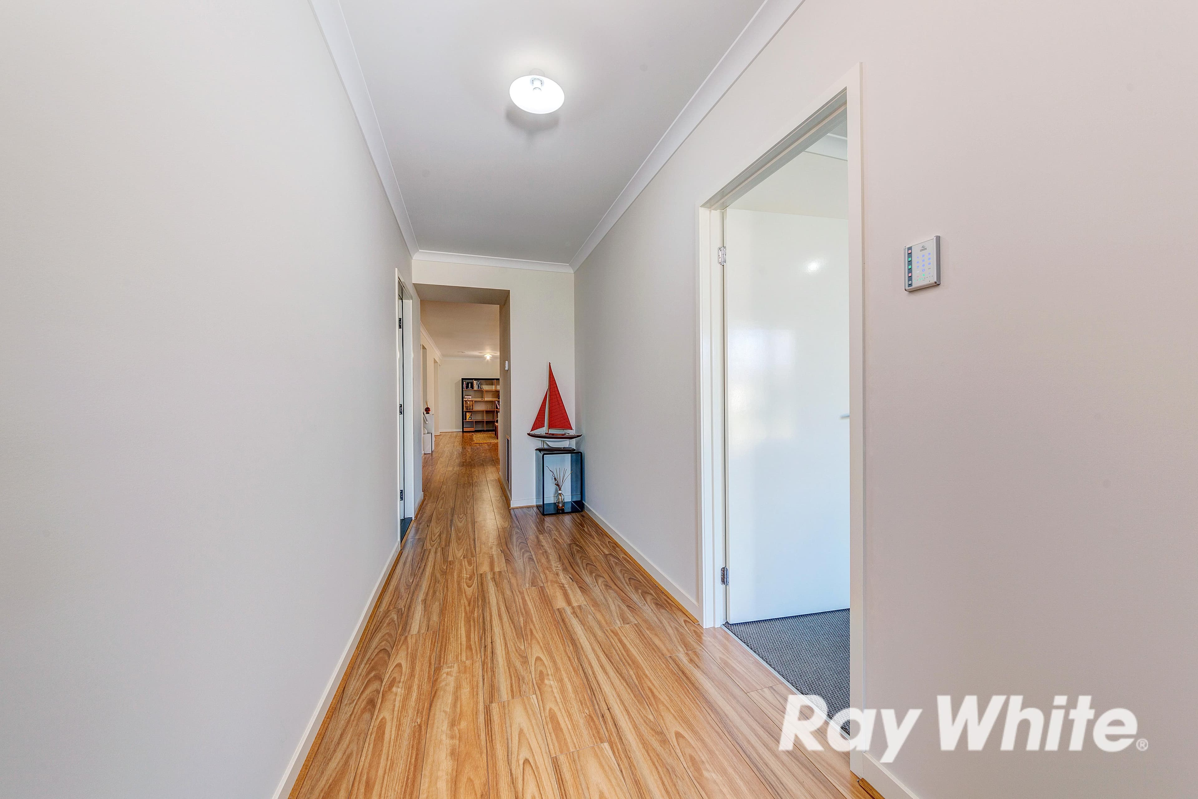 14 Newport Avenue, Williams Landing VIC 3027, Williams Landing - Thumbnail 3