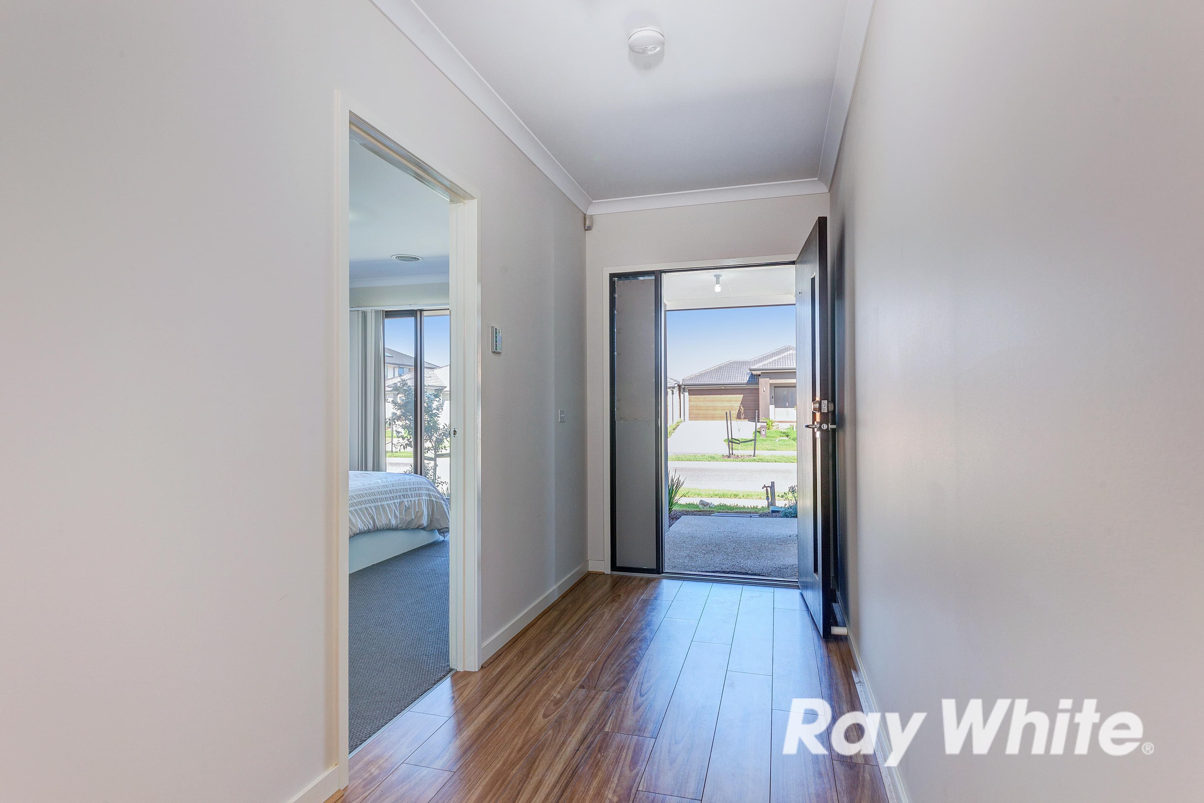 14 Newport Avenue, Williams Landing VIC 3027, Williams Landing - Thumbnail 4