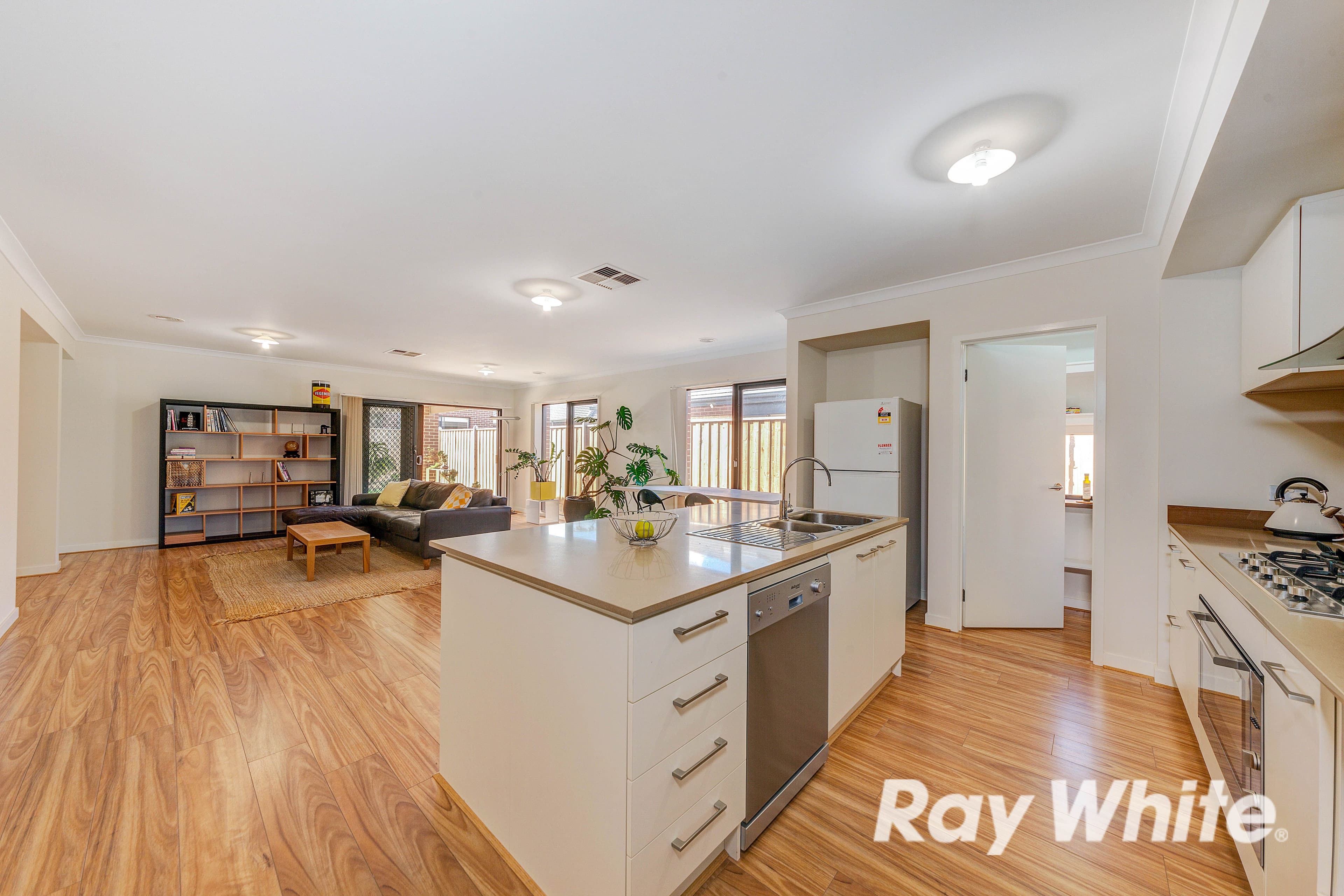 14 Newport Avenue, Williams Landing VIC 3027, Williams Landing - Thumbnail 8
