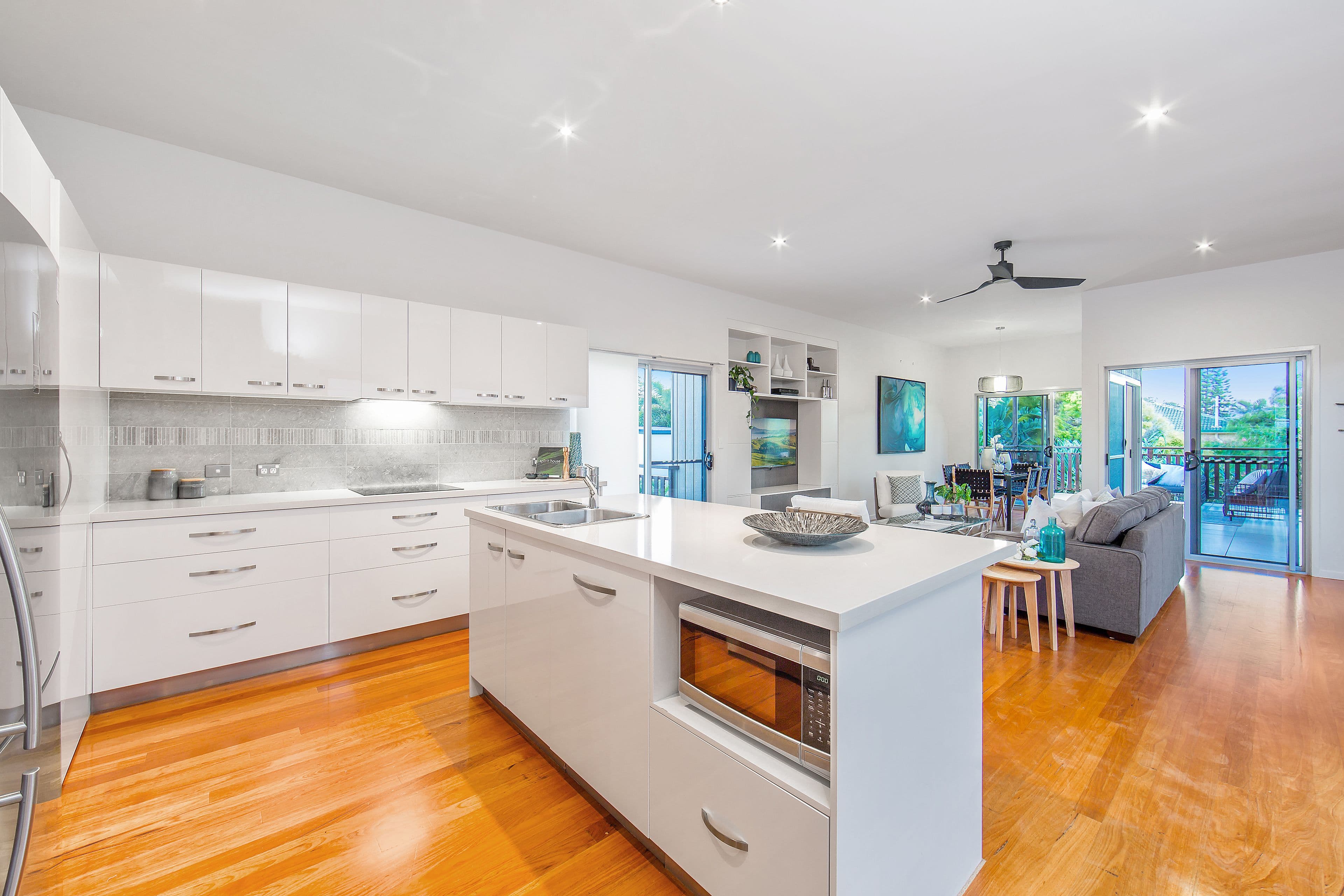 8 Third Avenue, Scarborough QLD 4020, Scarborough - Thumbnail 5