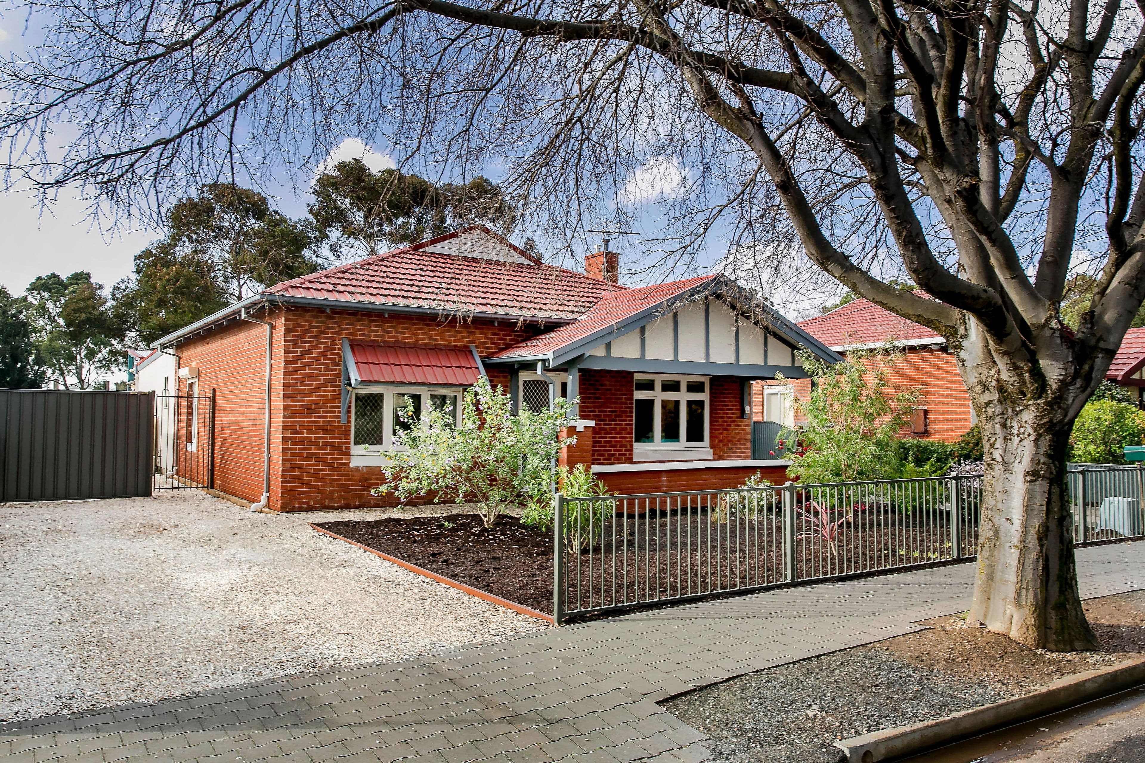 168 Blossom Park Drive, Mill Park - Thumbnail 2