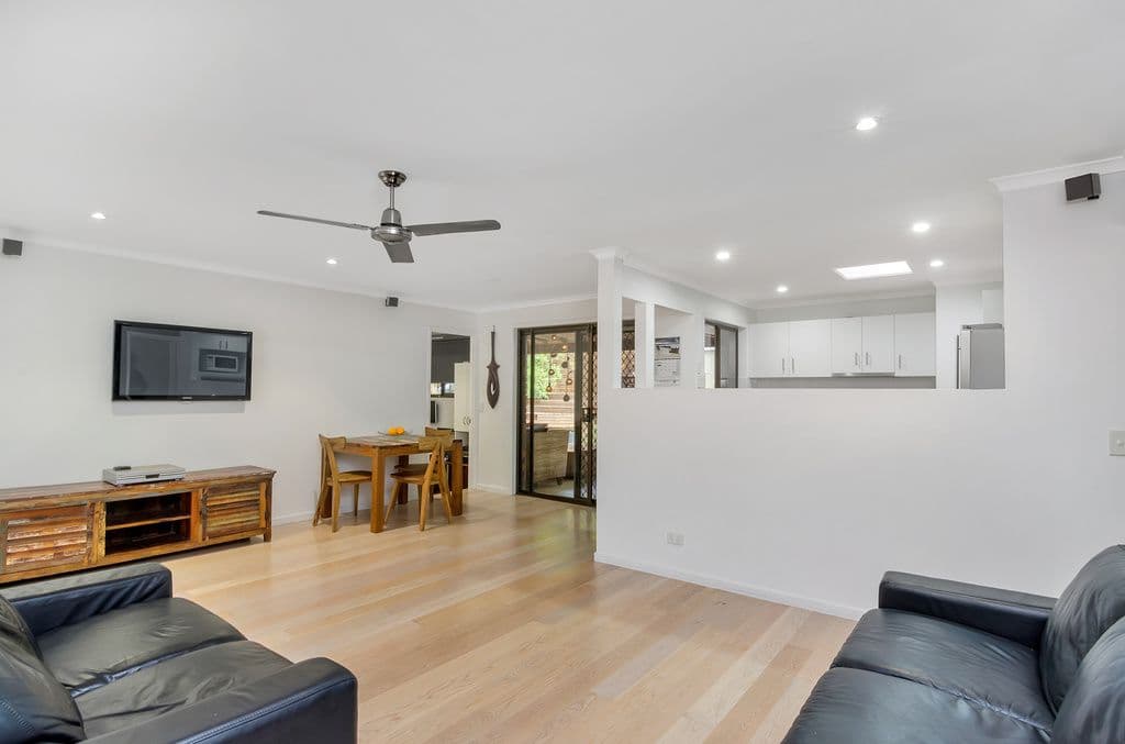 26 Glentrees Grove, CURRUMBIN WATERS QLD 4223, Currumbin Waters - Thumbnail 3