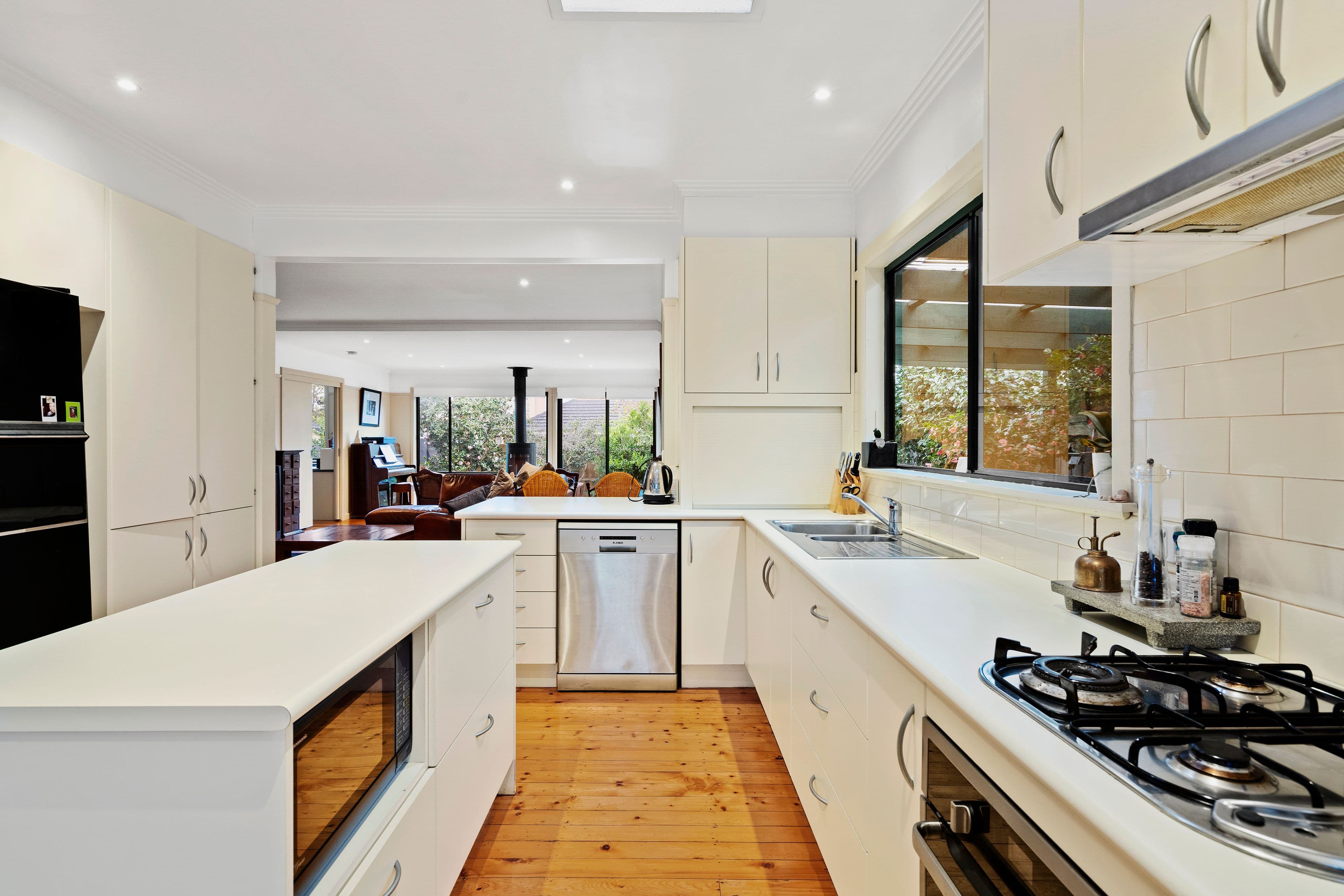 9 Mena Avenue, Cheltenham VIC 3192, Cheltenham - Thumbnail 3