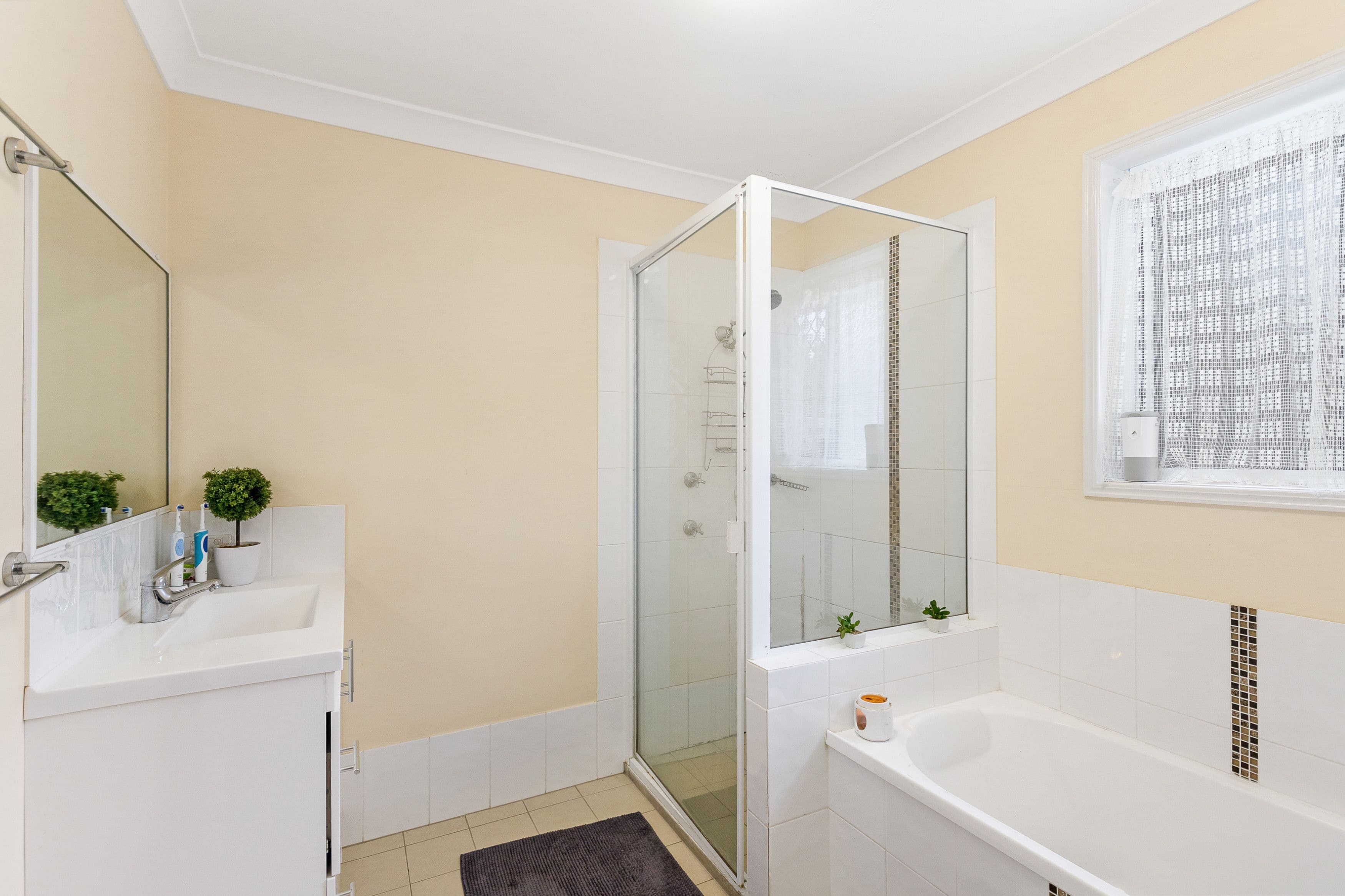 24 Riverview Street, Emerald QLD 4720, Emerald - Thumbnail 7