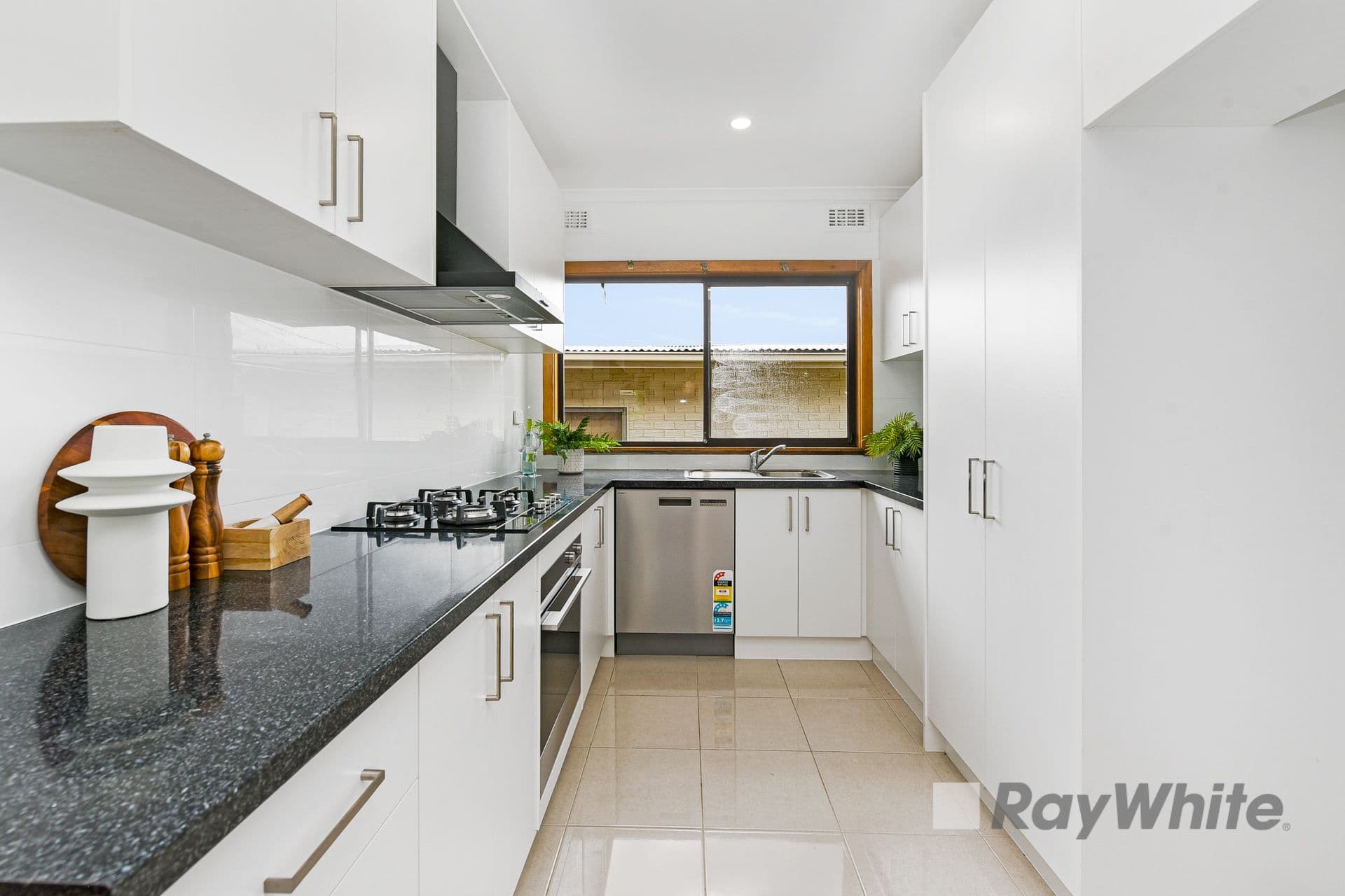 8 Hibiscus Court, Doveton VIC 3177, Doveton - Thumbnail 6