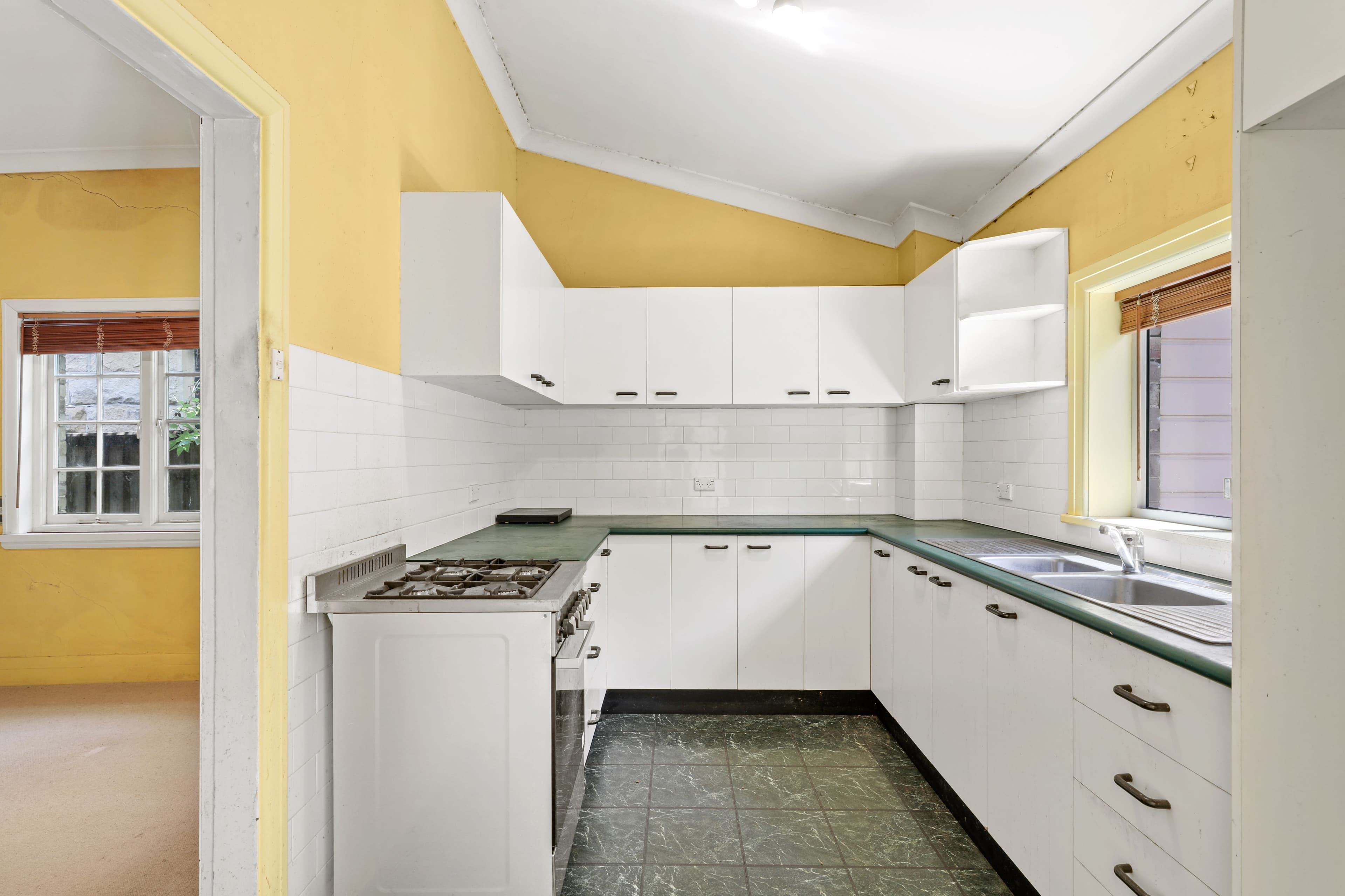 7 Frenchs Road, Willoughby - Thumbnail 4
