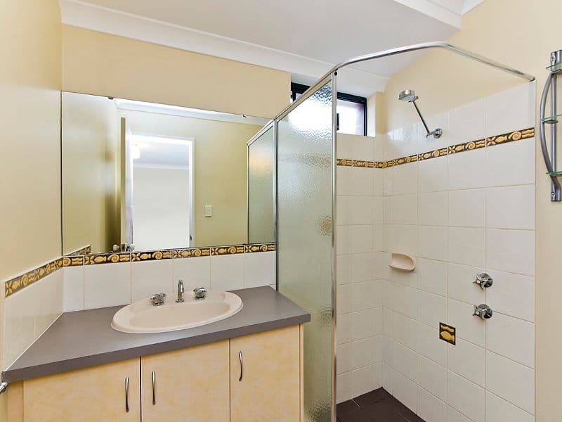 2B Wingate Avenue, Hazelmere WA 6055, Hazelmere - Thumbnail 2