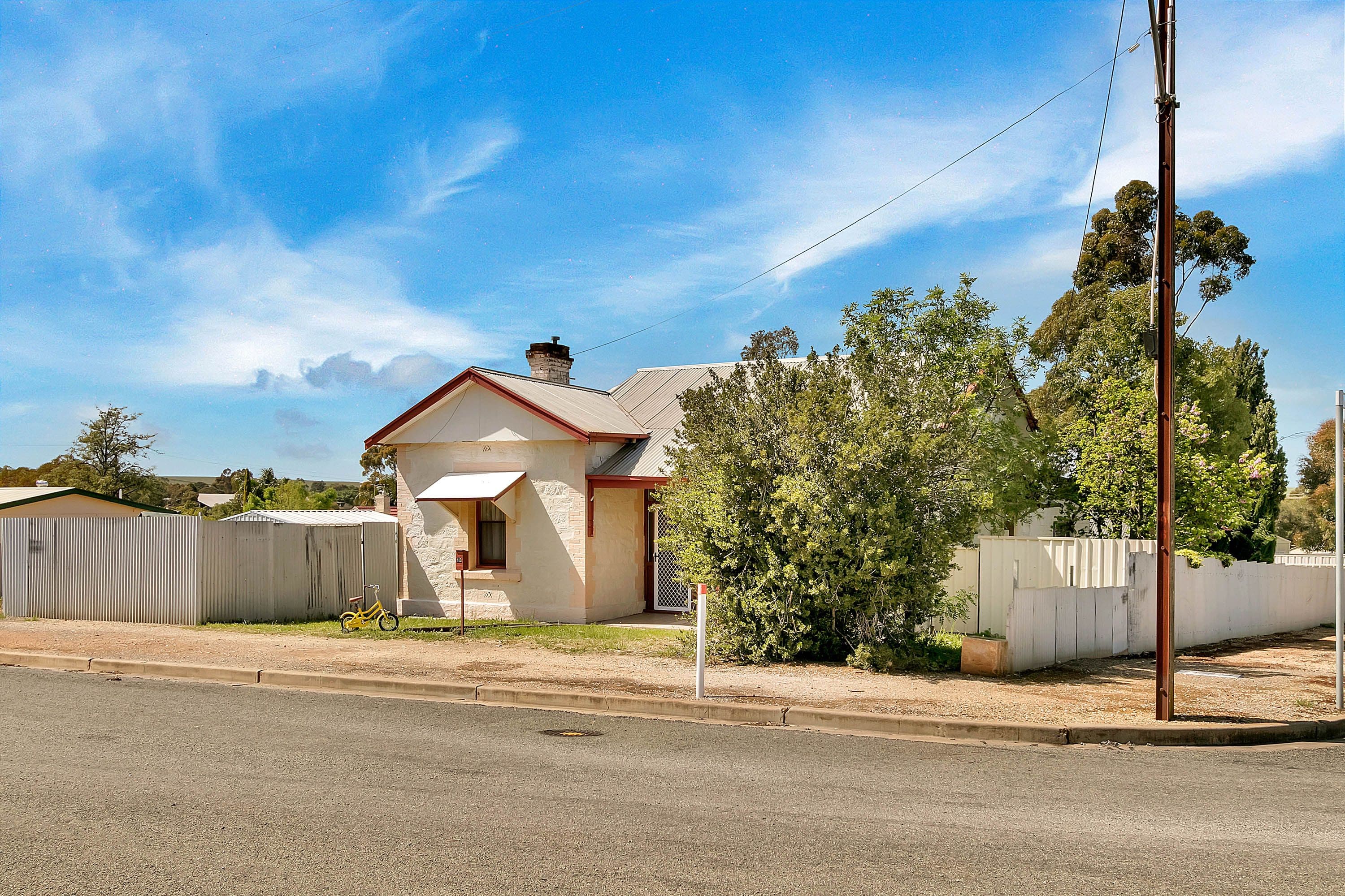 13 Hill Street, Hamley Bridge SA 5401, Hamley Bridge - Thumbnail 2