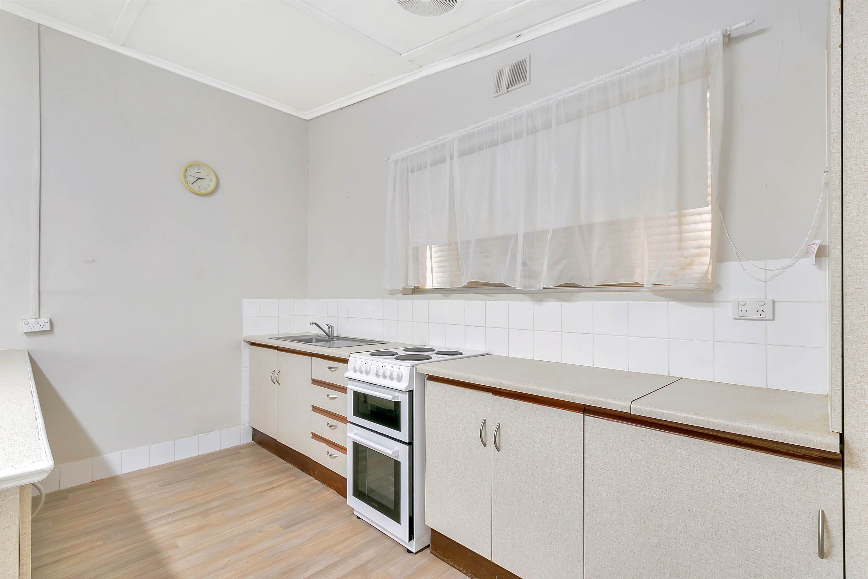 13 Hill Street, Hamley Bridge SA 5401, Hamley Bridge - Thumbnail 6