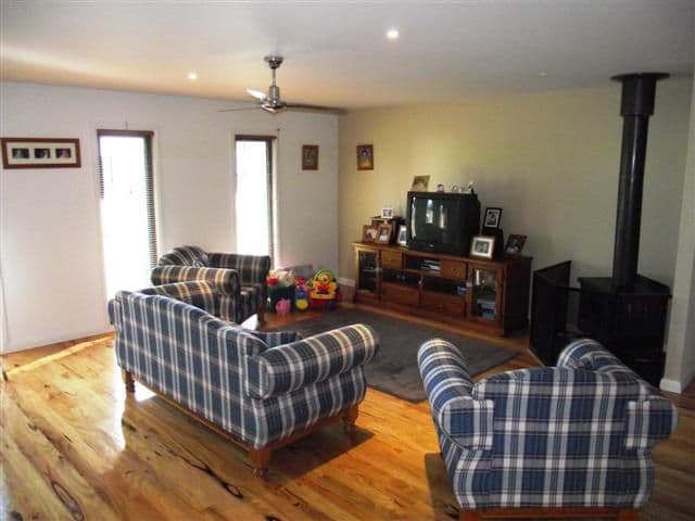 2 Terry Crescent, WIMBLEDON HEIGHTS VIC 3922, Wimbledon Heights - Thumbnail 2
