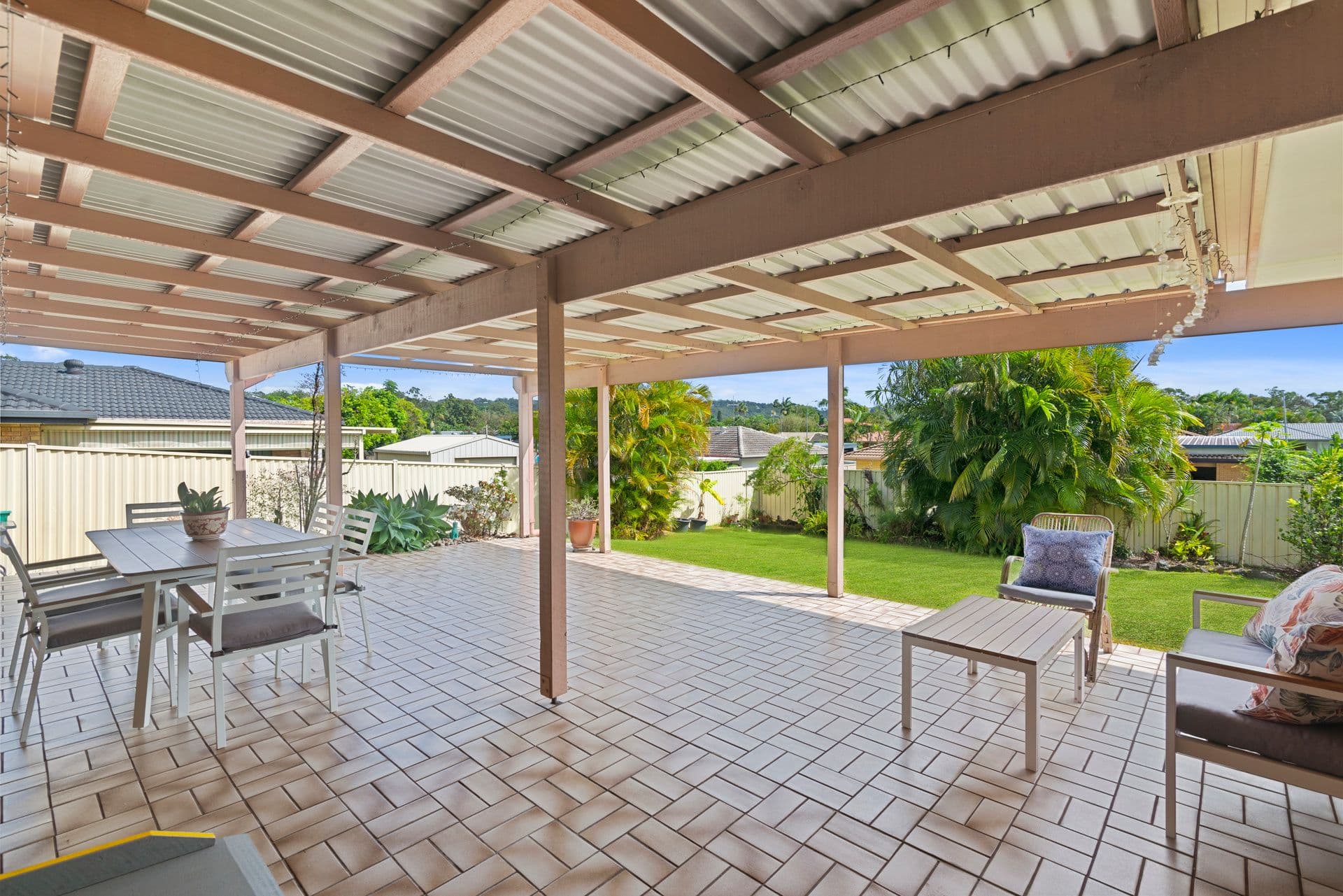 6 Bernoth Street, Currumbin Waters QLD 4223, Currumbin Waters - Thumbnail 2