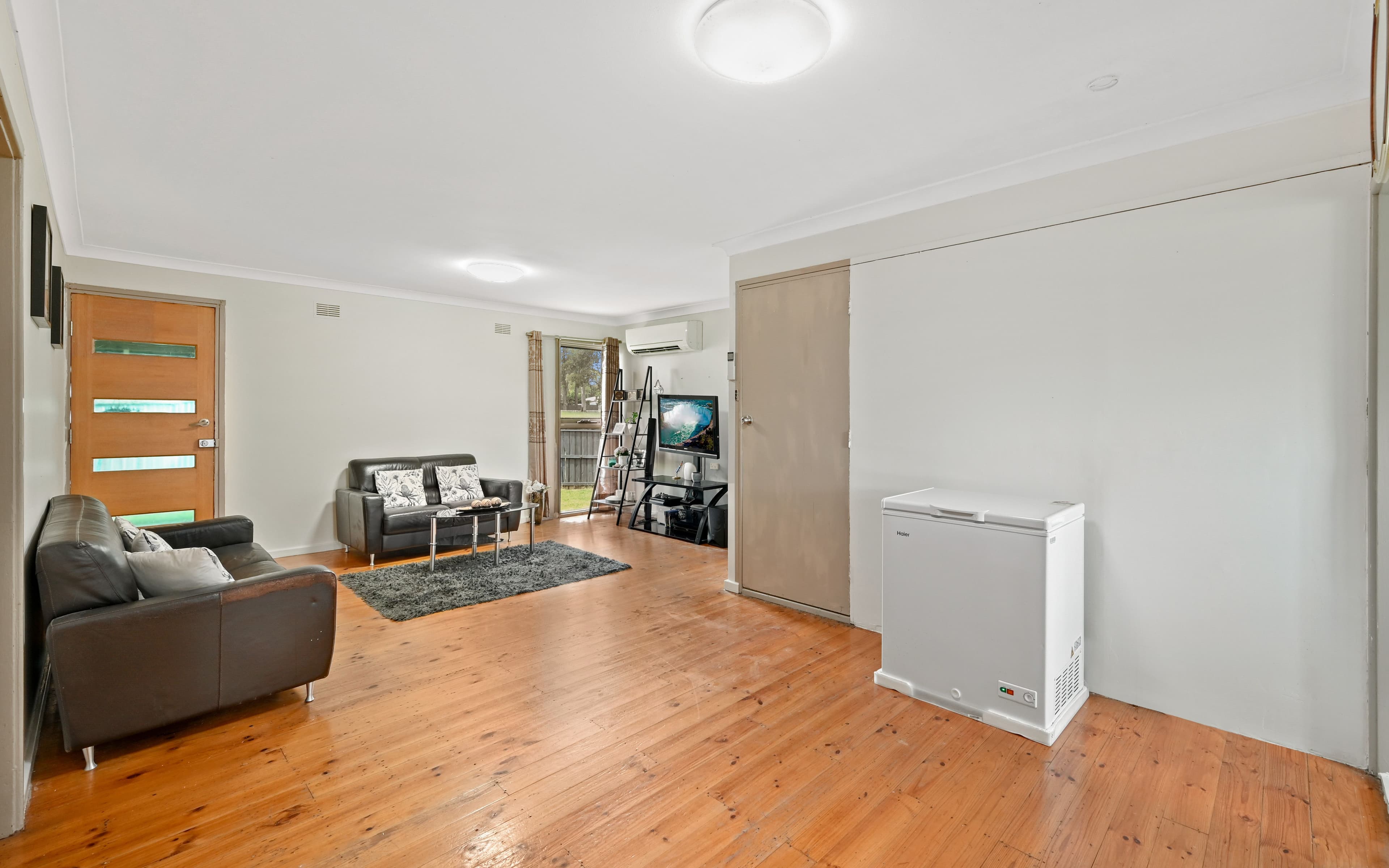 33 Tea Tree Crescent, Macquarie Fields NSW 2564, Macquarie Fields - Thumbnail 3