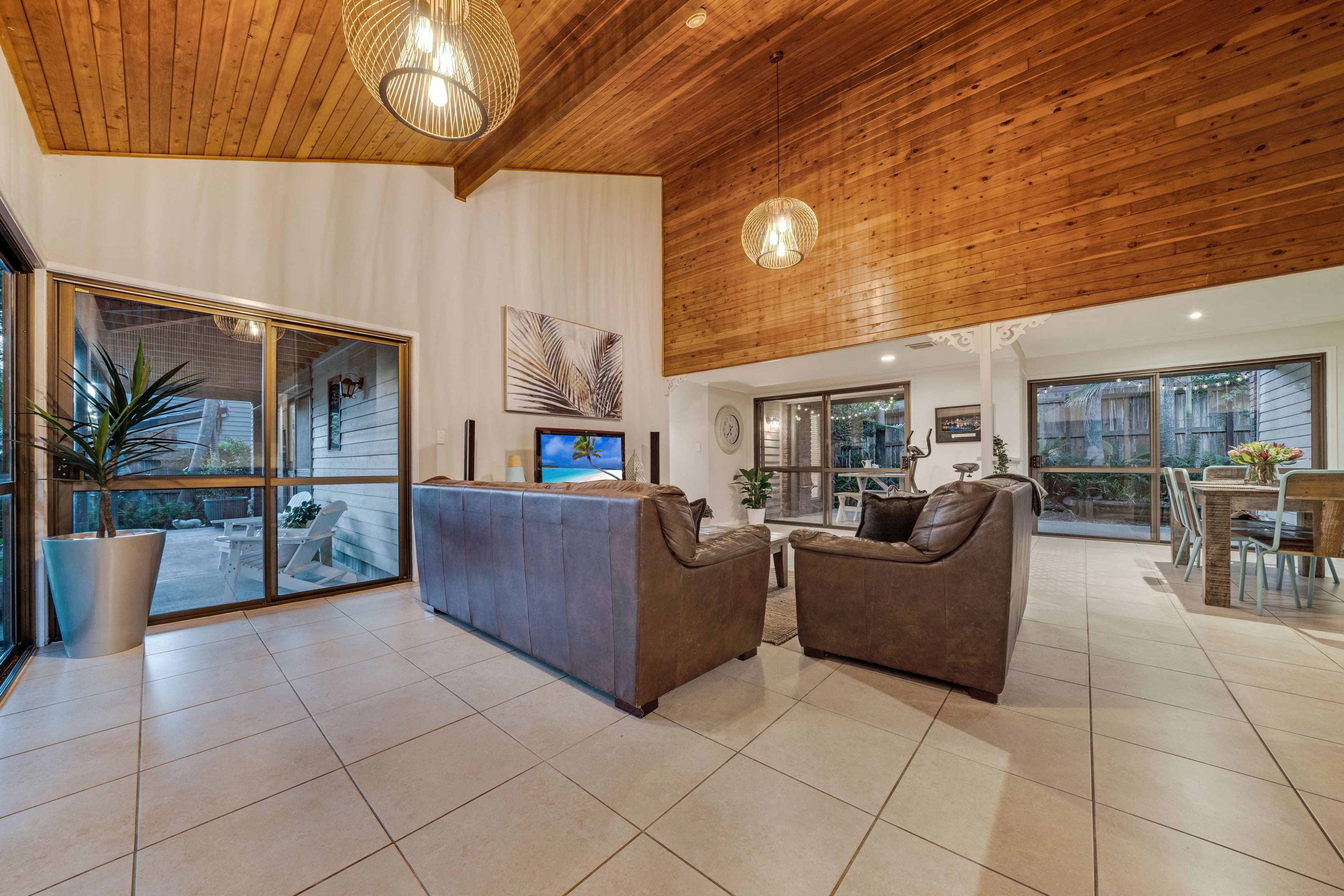 2 Springwell Avenue, Springwood QLD 4127, Springwood - Thumbnail 2